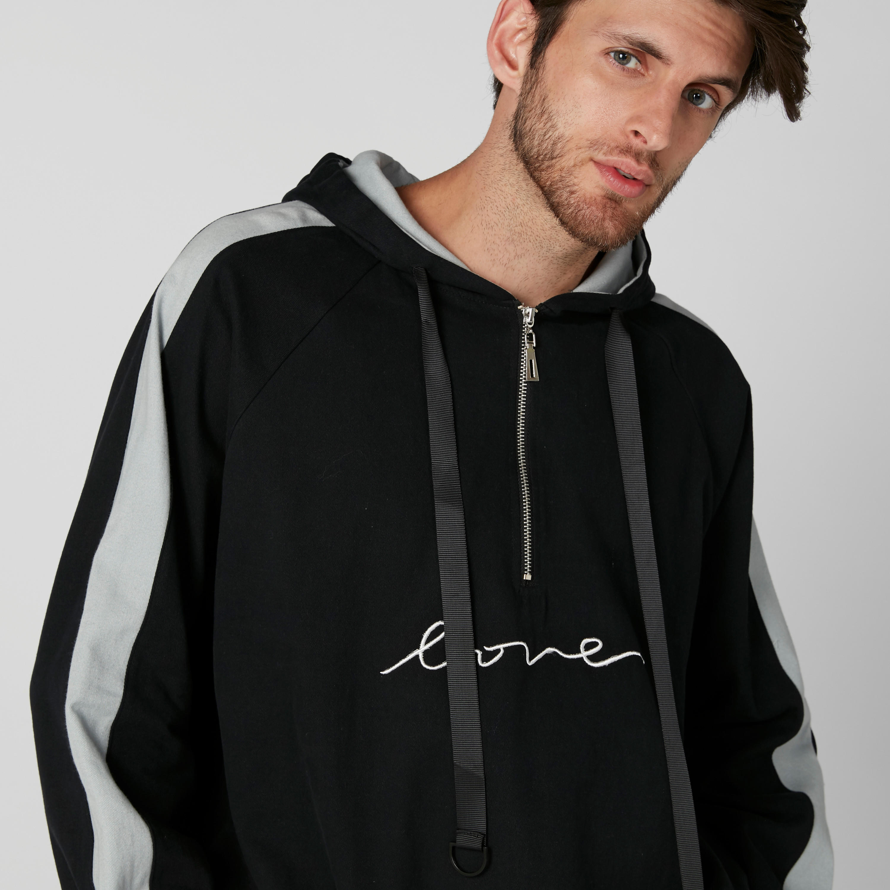 جاكيت مُطرّز بأكمام طويلة وقبعة-men-clothing-jacketsandblazers-jackets-image-5