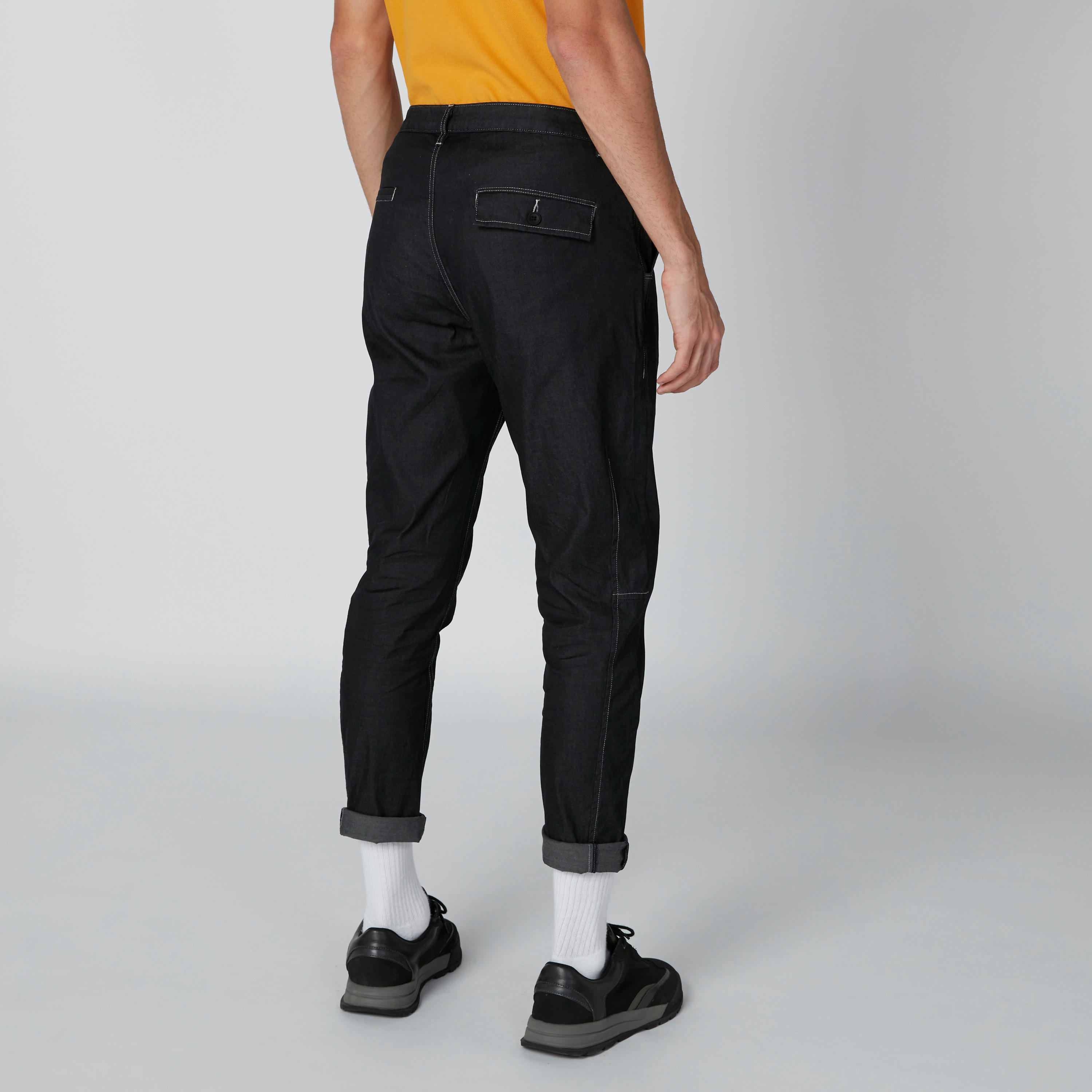 بنطال دينم بجيوب وحافة مطوية لأعلى-men-clothing-bottoms-jeans-image-3