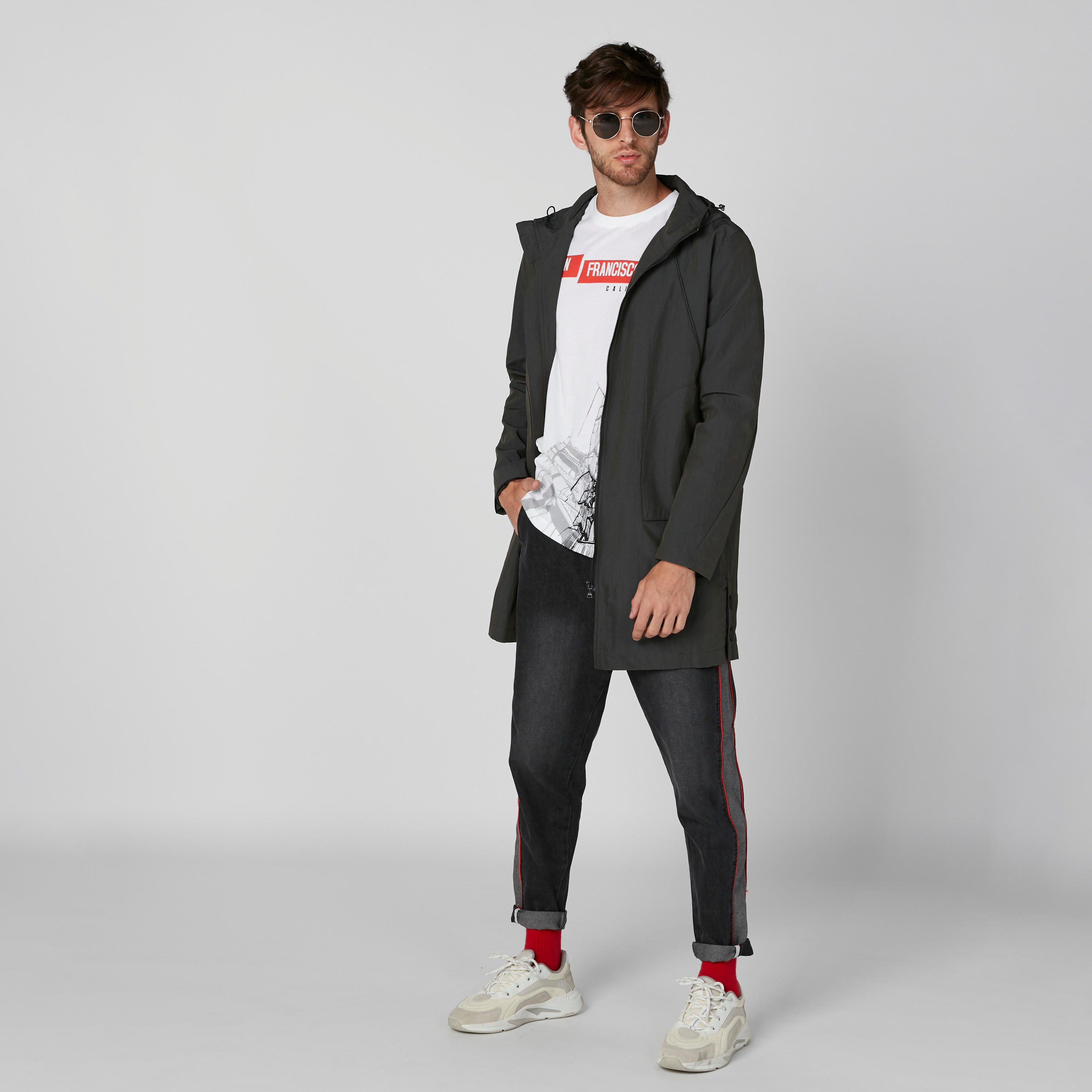 معطف طويل بجيوب وسحاب إغلاق وقبعة-men-clothing-jacketsandblazers-coats-image-1