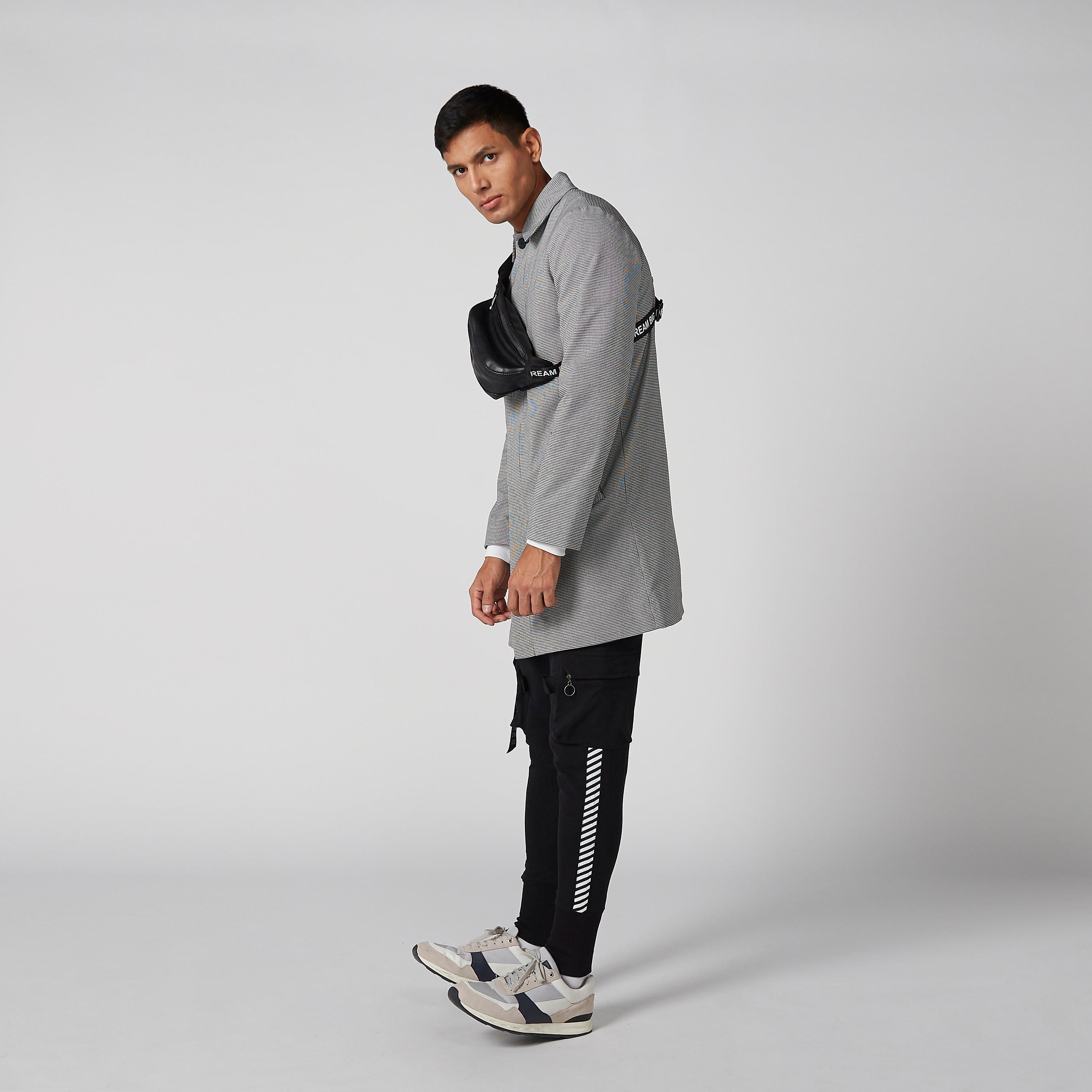 Pocket Detail Coat with Long Sleeves and Button Closure-men-clothing-jacketsandblazers-coats-image-2