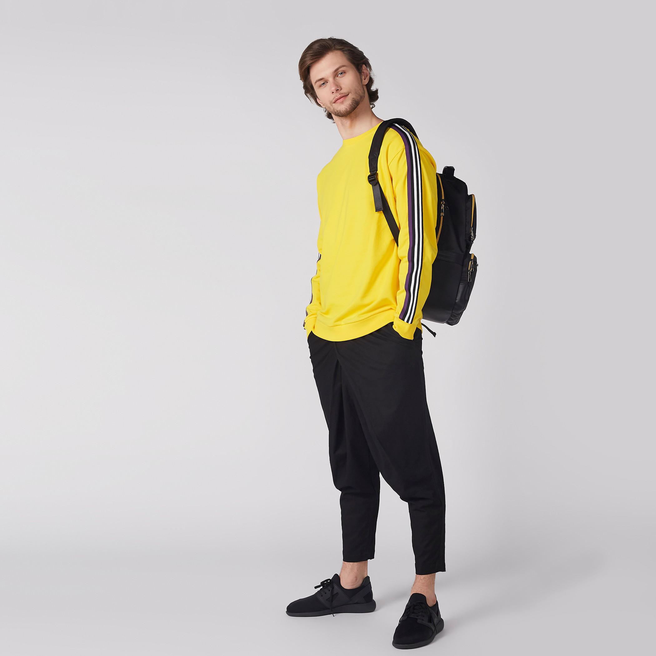 بنطال بطول للكاحل وخصر مطاطي وجيوب-men-clothing-bottoms-trousersandchinos-trousers-image-2
