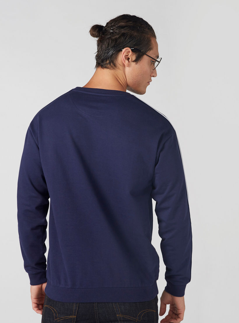 سويت شيرت مقلم بياقة مستديرة وأكمام طويلة-men-winterwear-hoodiesandsweatshirts-image-4