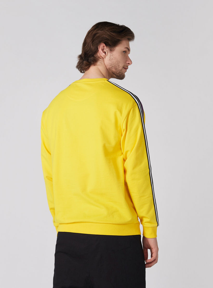 سويت شيرت بأكمام طويلة مطاطية-men-winterwear-hoodiesandsweatshirts-image-1