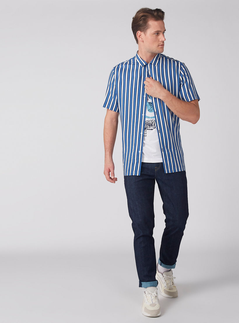 قميص مقلّم بأكمام قصيرة وأزرار-men-clothing-shirts-image-4