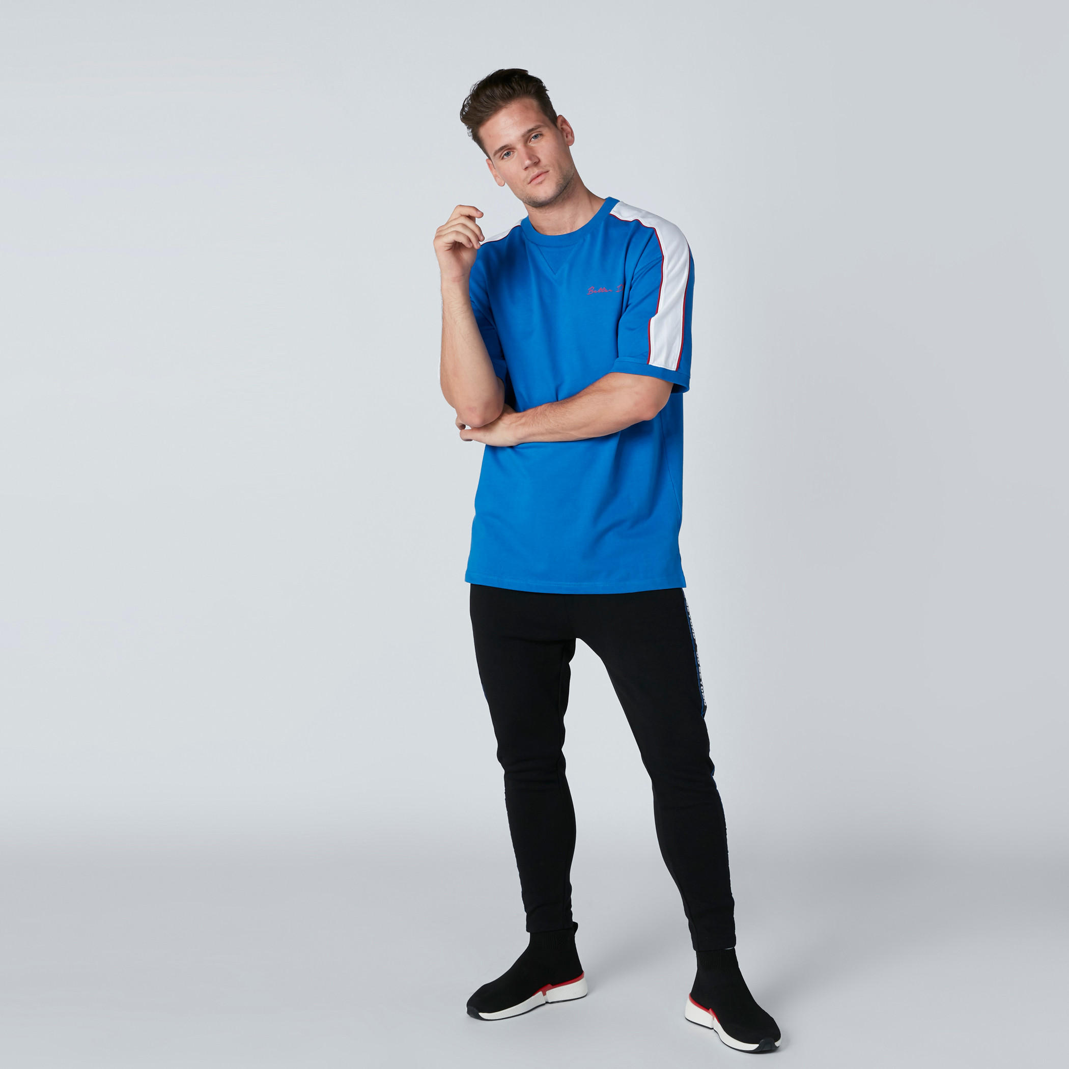 تيشيرت بياقة مستديرة وأكمام قصيرة-men-clothing-tshirtsandpolos-tshirts-image-3