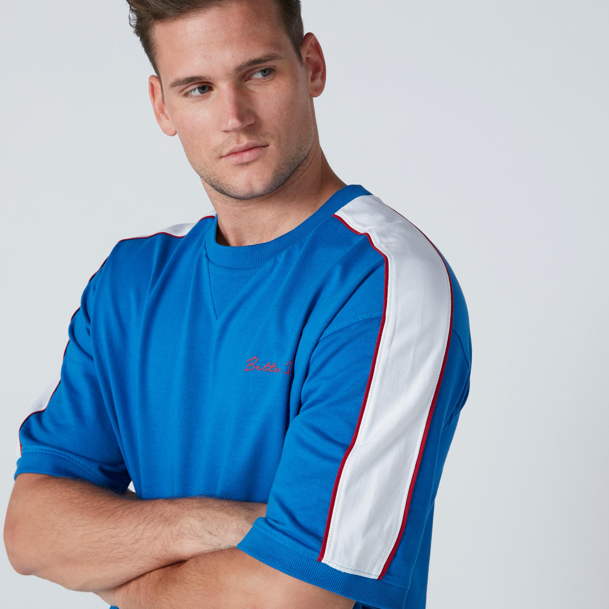 تيشيرت بياقة مستديرة وأكمام قصيرة-men-clothing-tshirtsandpolos-tshirts-image-4