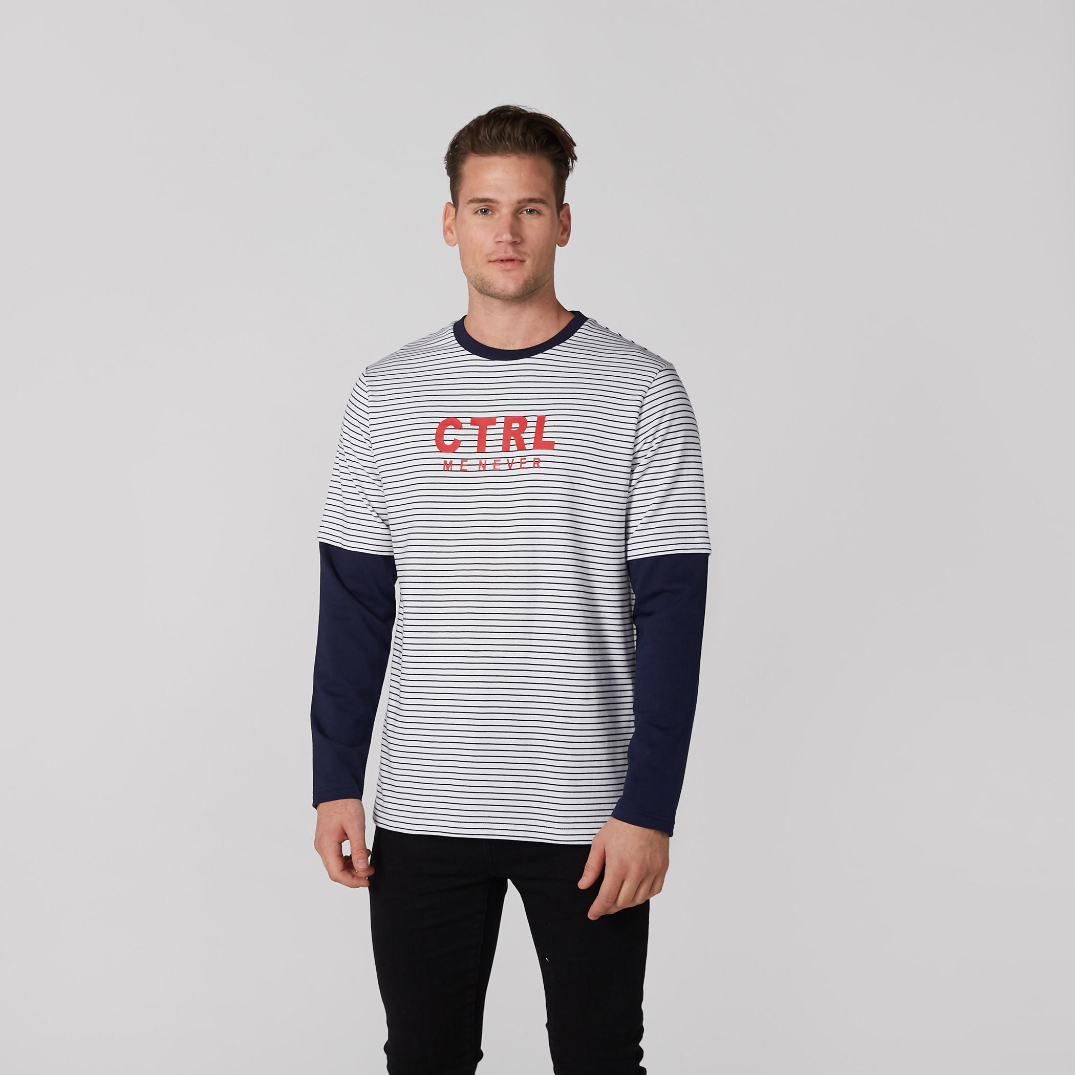 تيشيرت مقلم بياقة مستديرة وأكمام طويلة-men-clothing-tshirtsandpolos-tshirts-image-3
