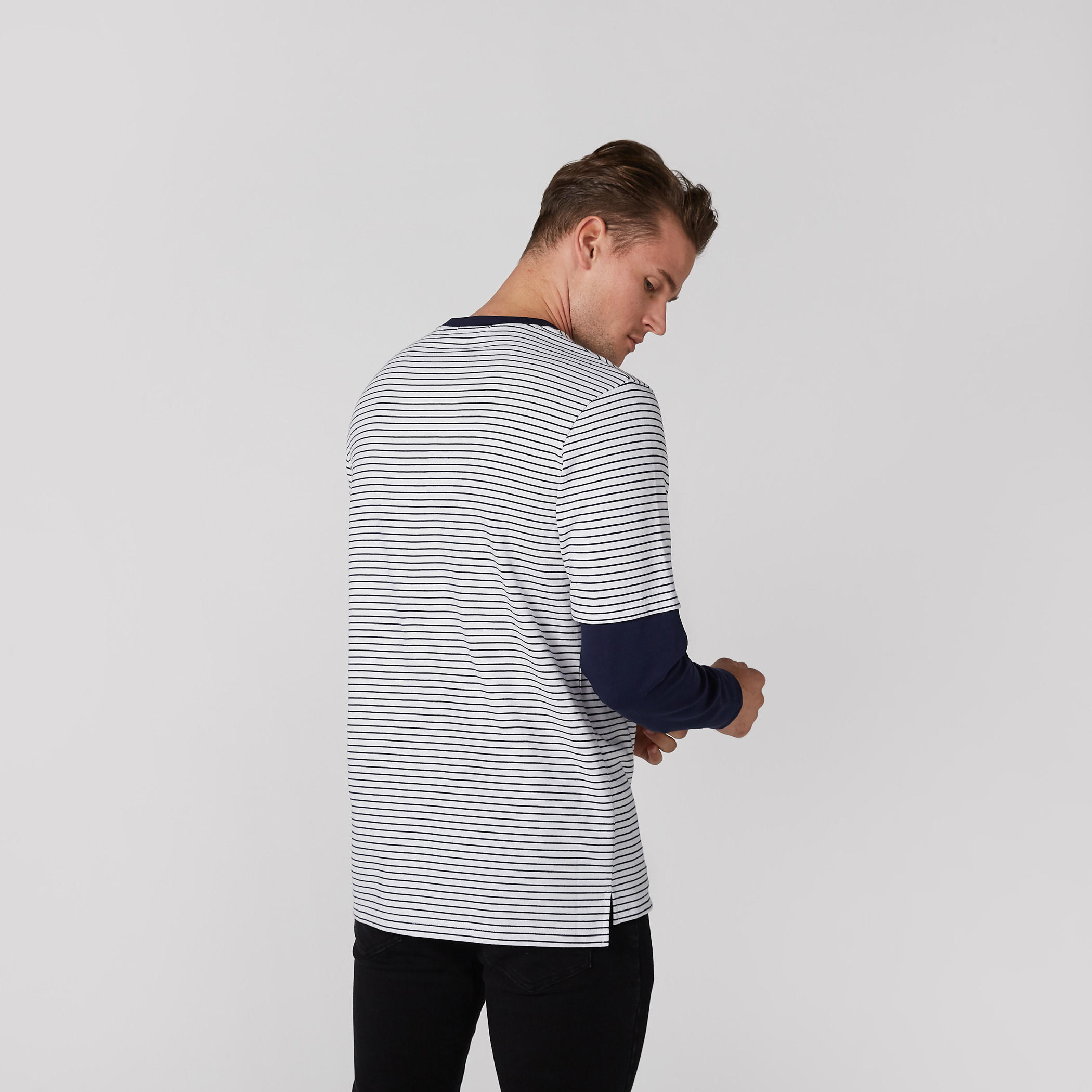 تيشيرت مقلم بياقة مستديرة وأكمام طويلة-men-clothing-tshirtsandpolos-tshirts-image-4