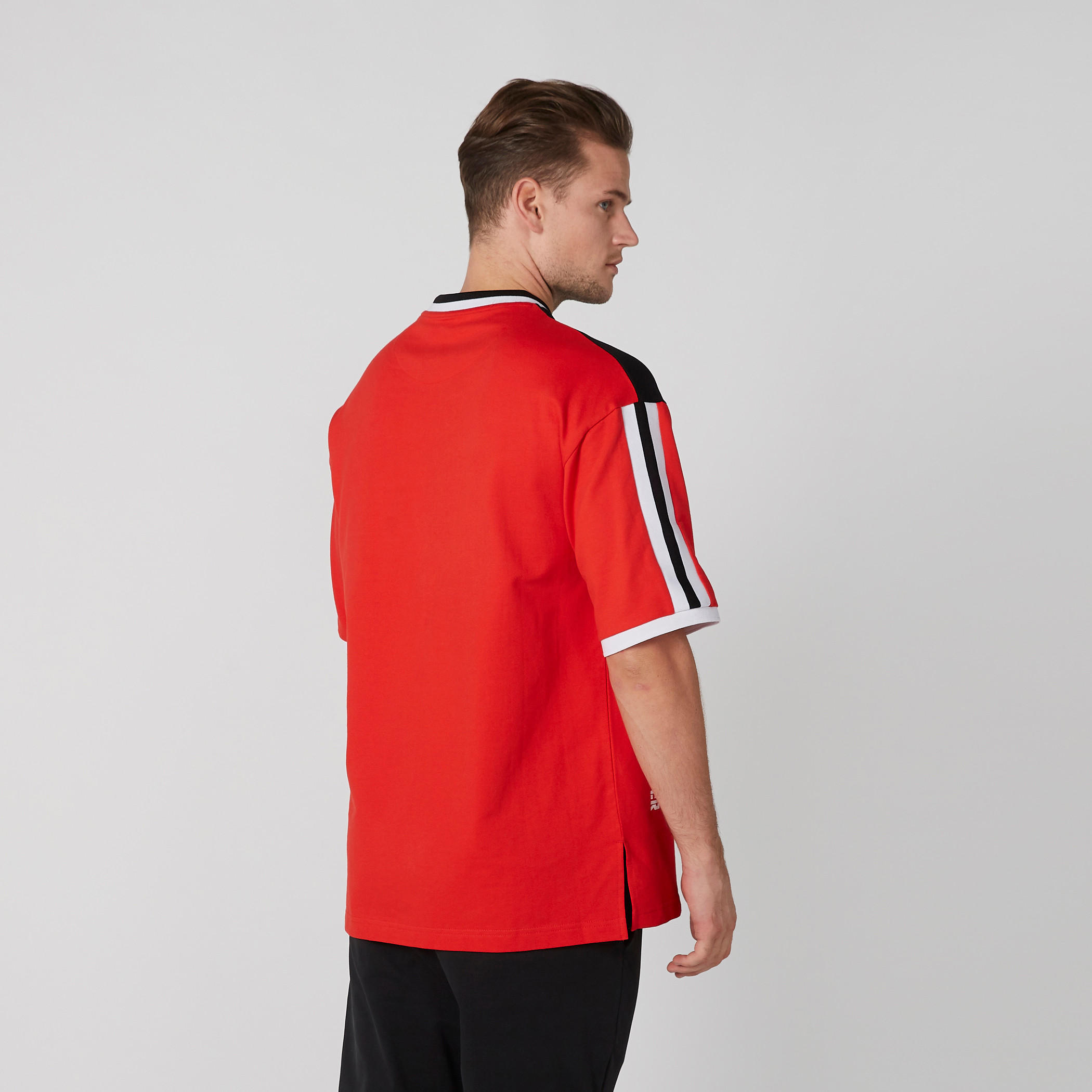 تيشيرت بياقة ضيقة وأكمام قصيرة وطبعات-men-clothing-tshirtsandpolos-tshirts-image-5