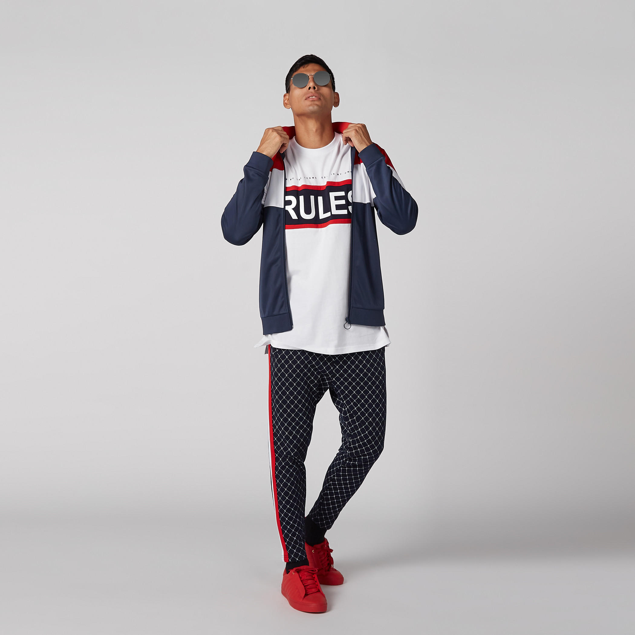 جاكيت بأكمام طويلة وسحّاب إغلاق وجيوب-men-winterwear-hoodiesandsweatshirts-image-3