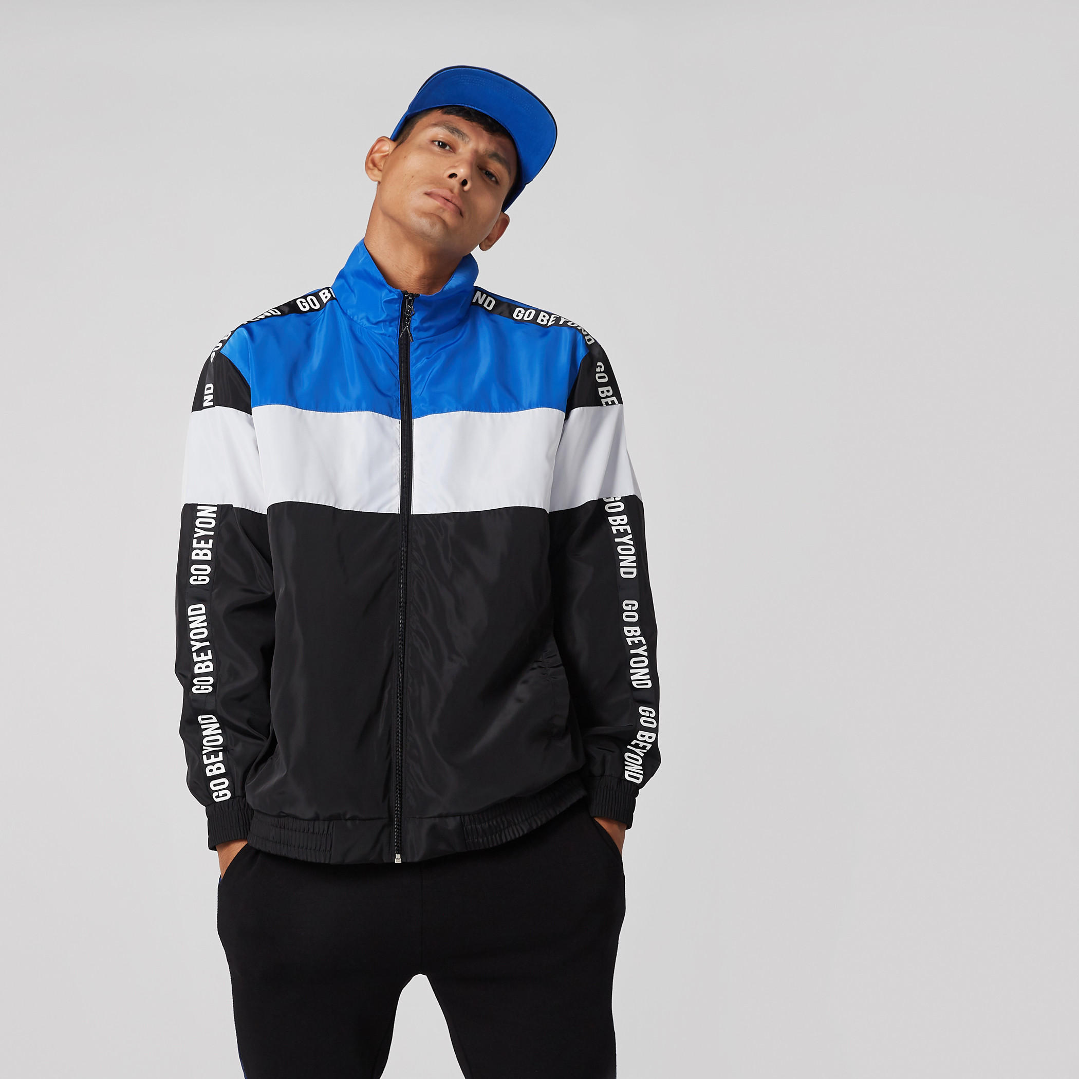 جاكيت بومبر بأكمام طويلة وطبعات-men-clothing-jacketsandblazers-jackets-image-1