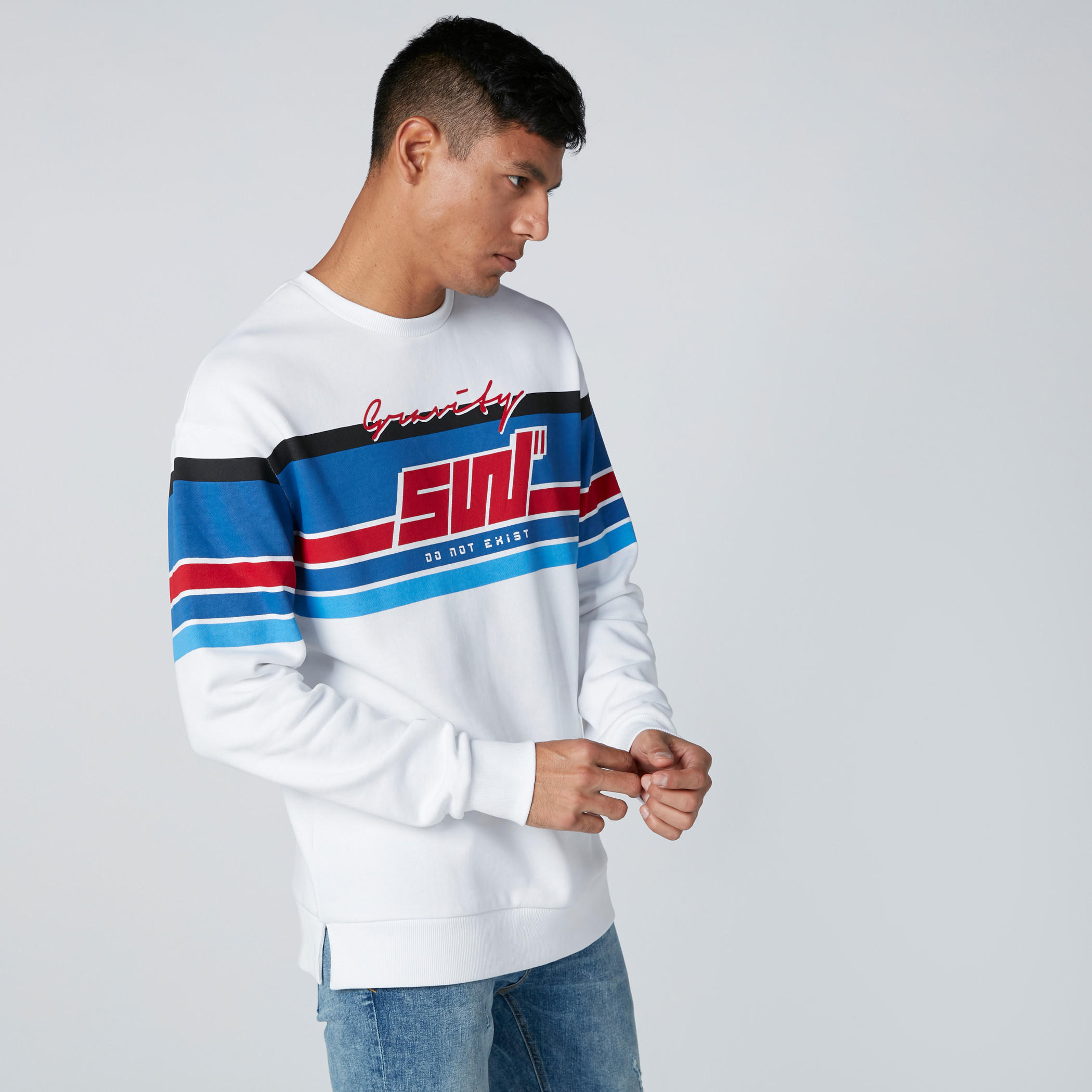 Printed T-Shirt with Cuffed Sleeves and Side Slits-men-winterwear-hoodiesandsweatshirts-image-1