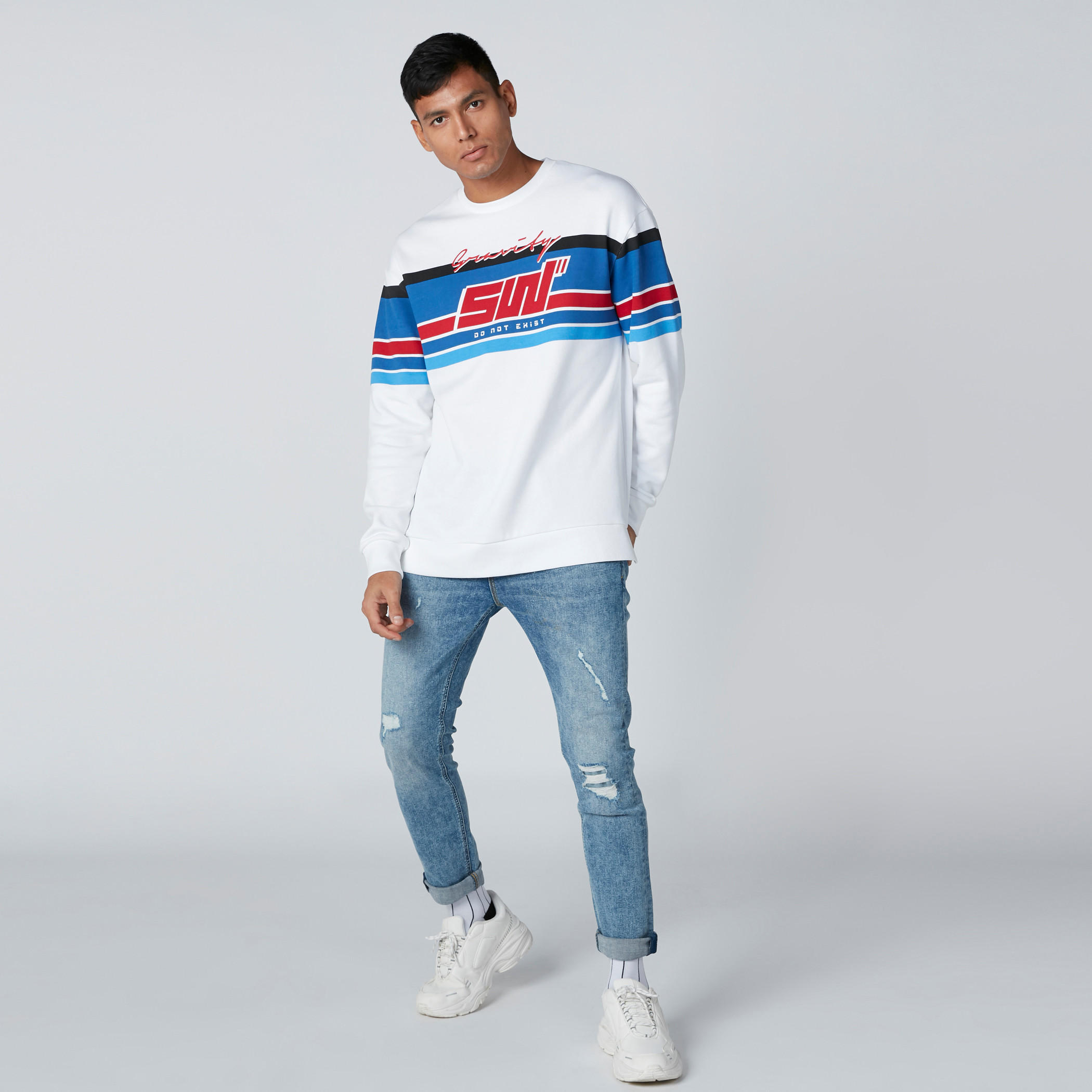 Printed T-Shirt with Cuffed Sleeves and Side Slits-men-winterwear-hoodiesandsweatshirts-image-3