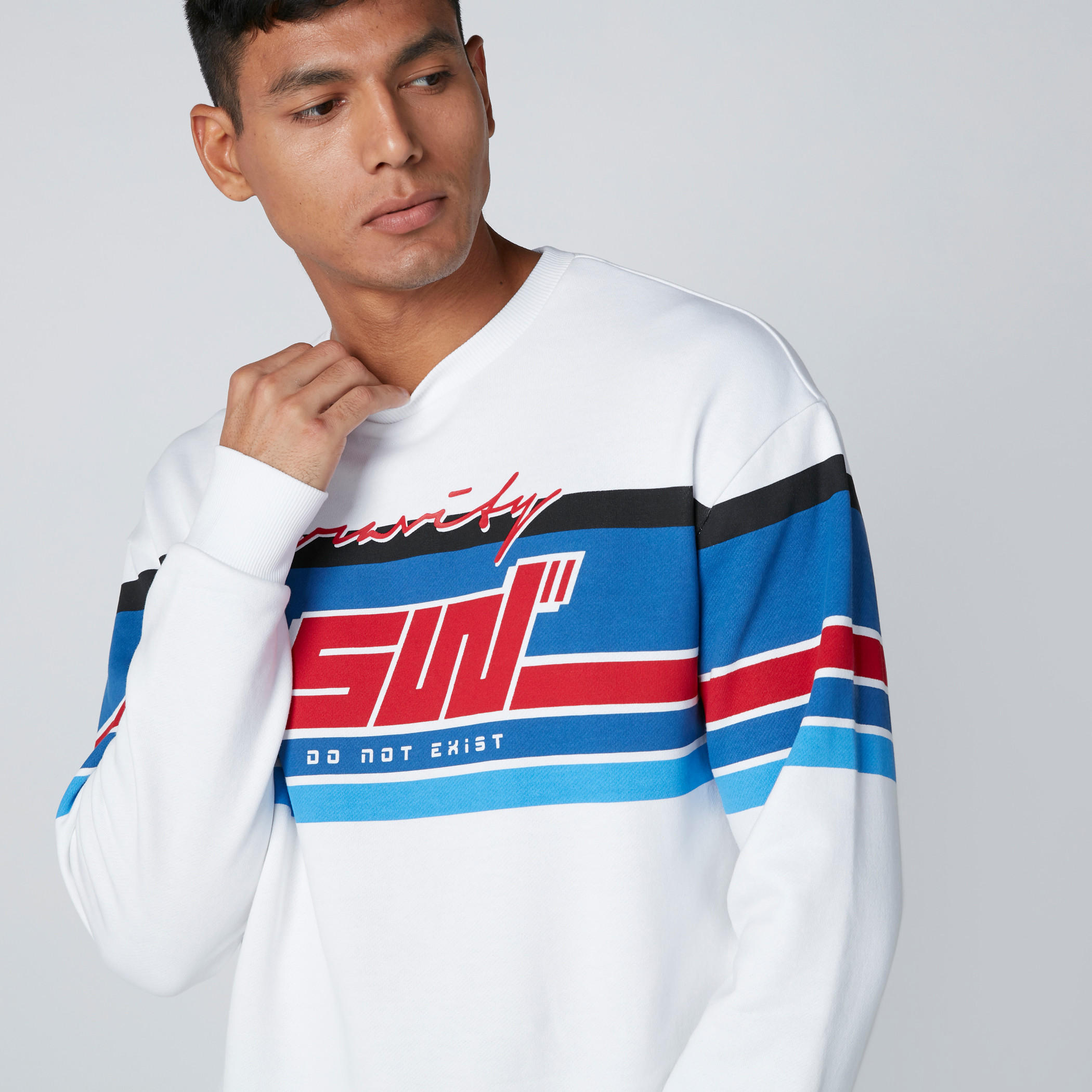 Printed T-Shirt with Cuffed Sleeves and Side Slits-men-winterwear-hoodiesandsweatshirts-image-4