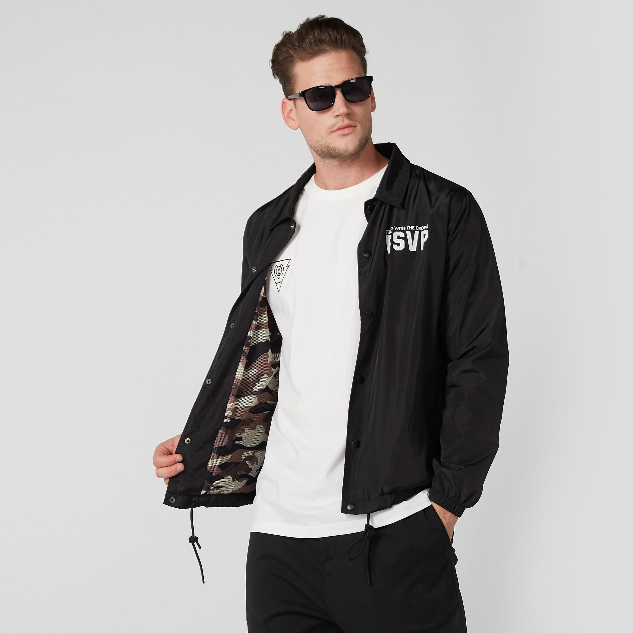 جاكيت بومبر بأكمام طويلة ومكبس إغلاق وطبعات-men-clothing-jacketsandblazers-jackets-image-1