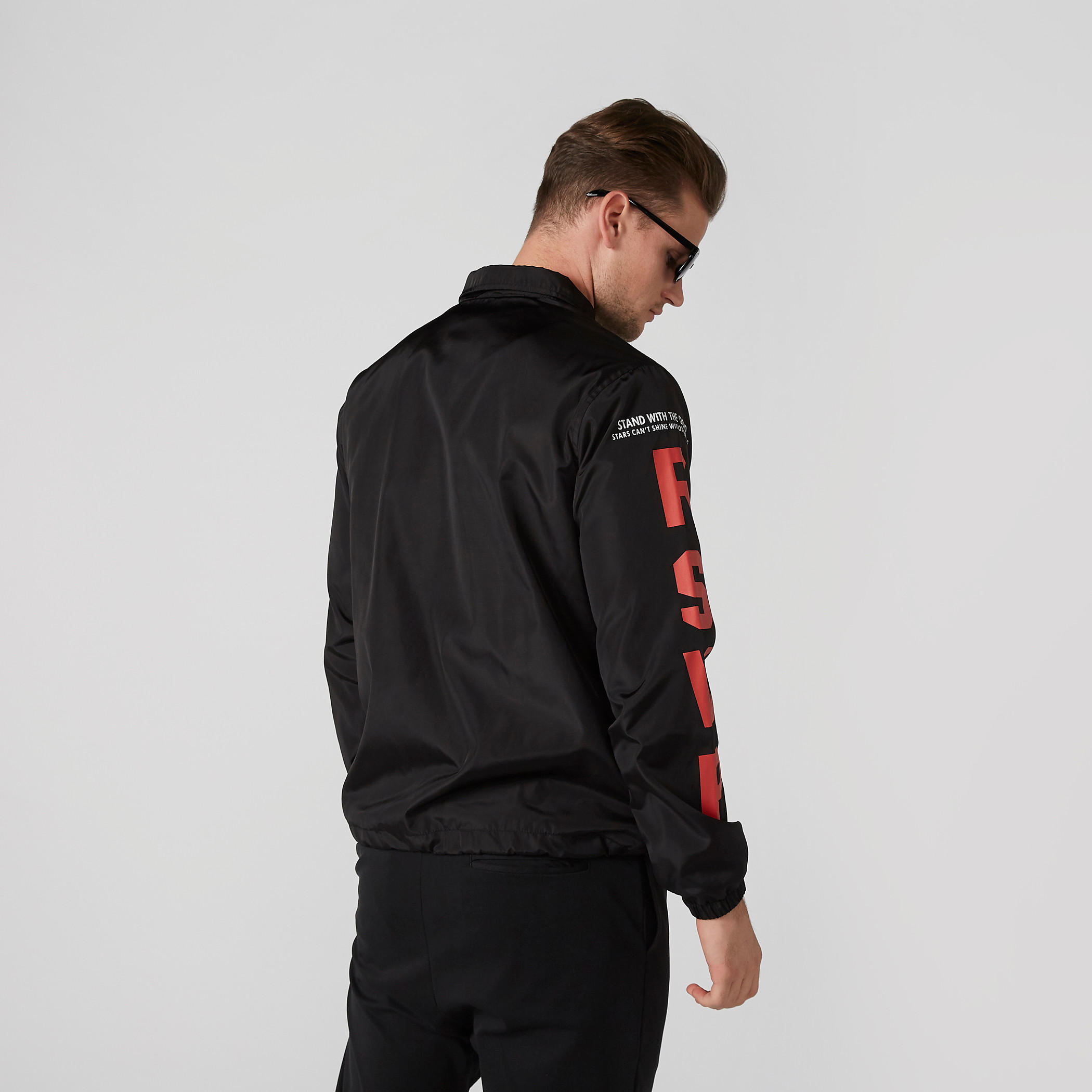 جاكيت بومبر بأكمام طويلة ومكبس إغلاق وطبعات-men-clothing-jacketsandblazers-jackets-image-5