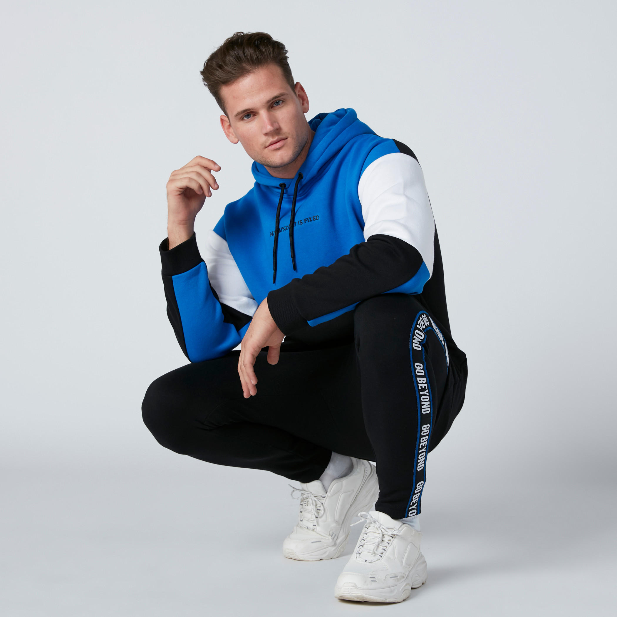 Embroidered Detail Sweatshirt with Long Sleeves and Hood-men-winterwear-hoodiesandsweatshirts-image-3