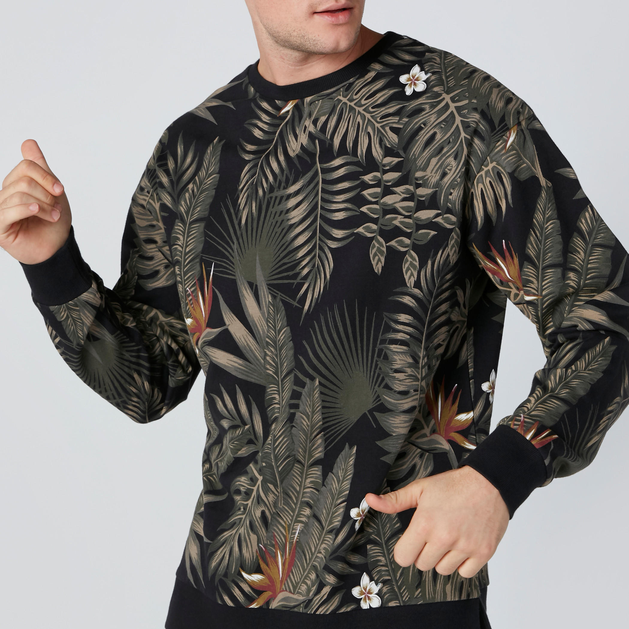 قميص دينم بأكمام طويلة وطبعات بقصة عادية-men-clothing-tshirtsandpolos-tshirts-image-1