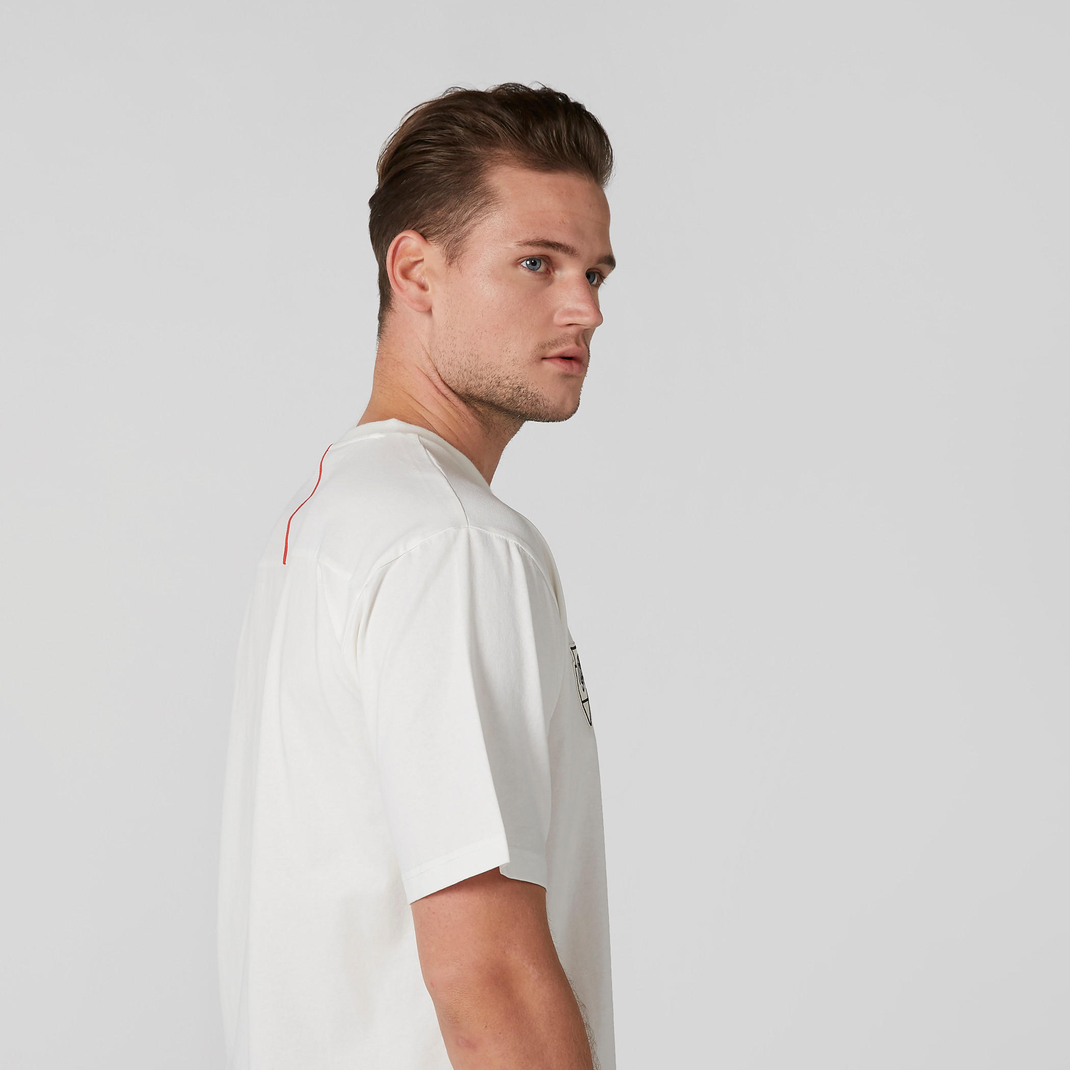 تيشيرت بياقة ضيّقة وأكمام قصيرة-men-clothing-tshirtsandpolos-tshirts-image-3