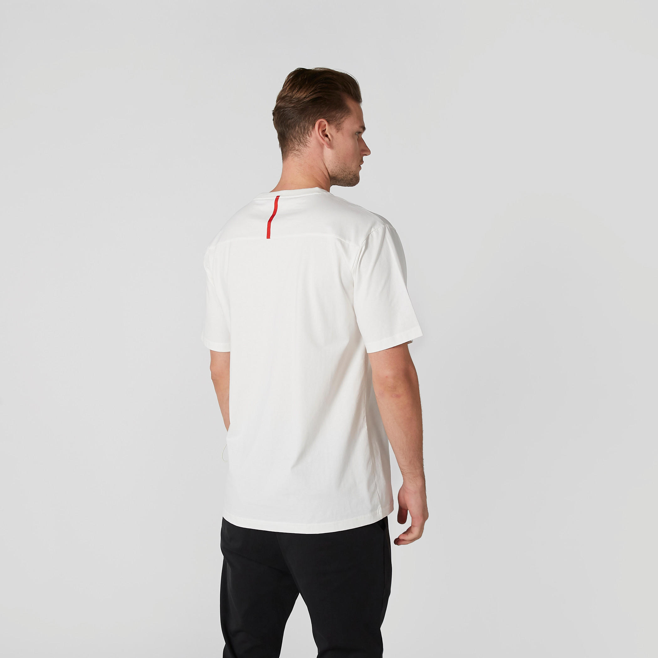 تيشيرت بياقة ضيّقة وأكمام قصيرة-men-clothing-tshirtsandpolos-tshirts-image-4
