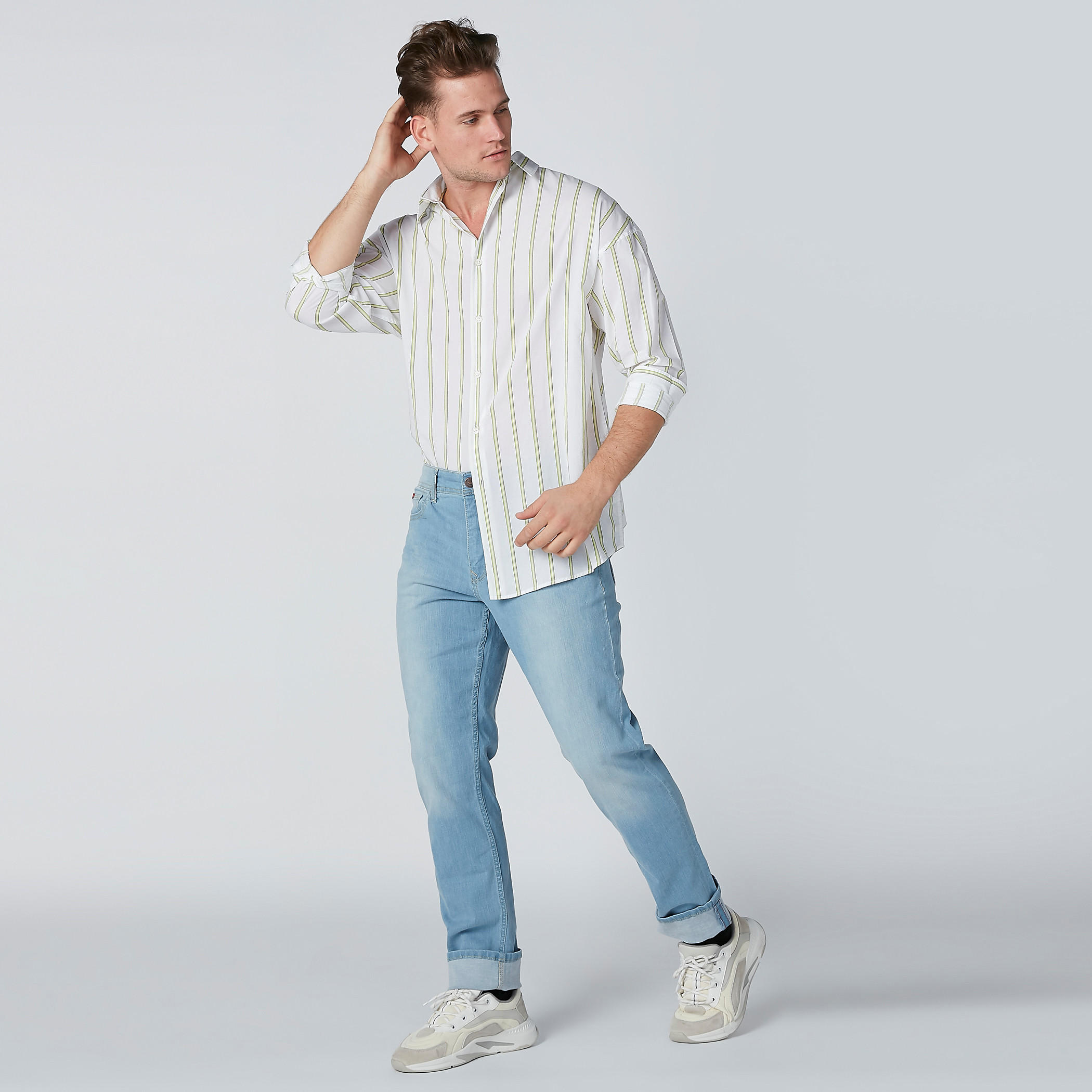 قميص مقلّم بأكمام طويلة وأزرار-men-clothing-shirts-image-3