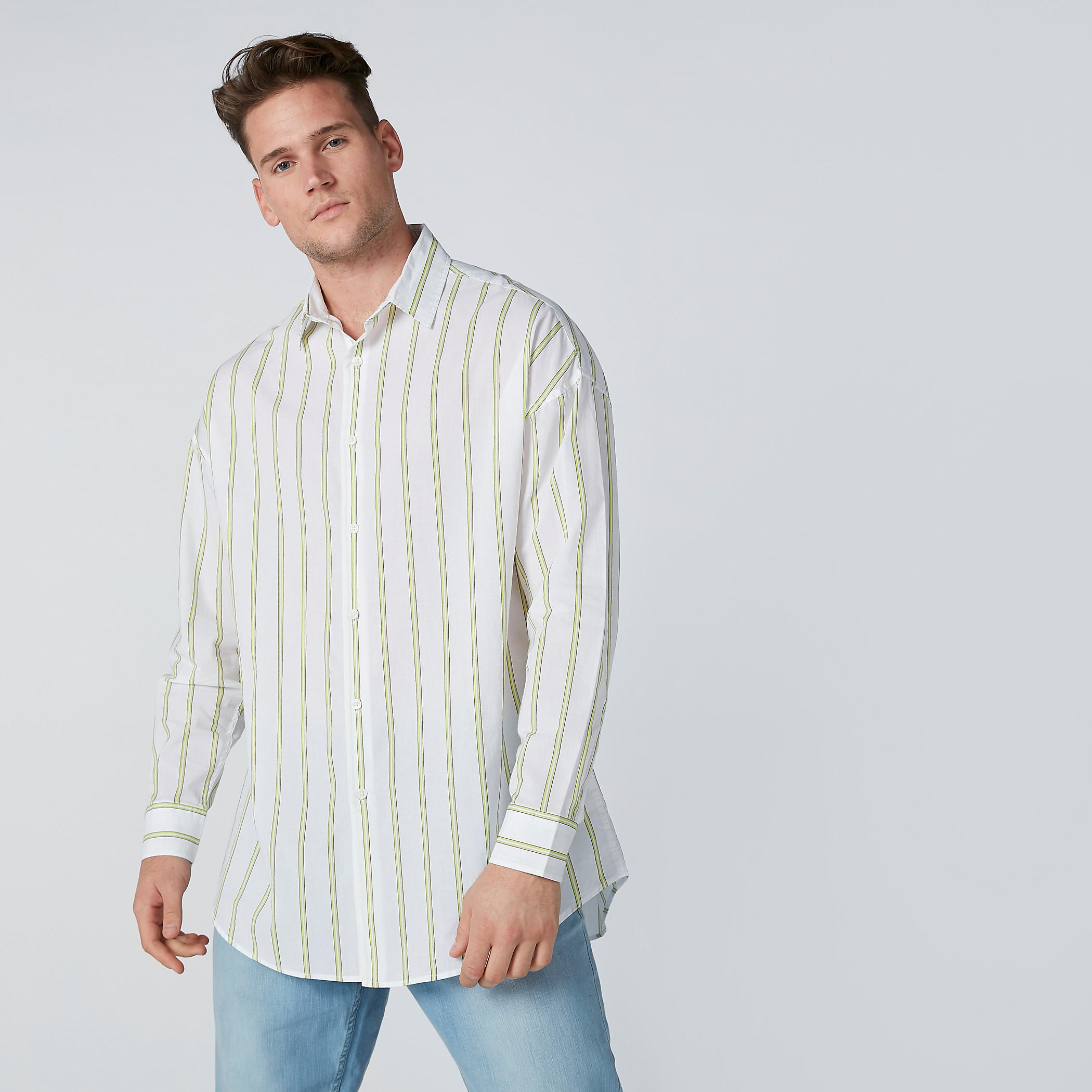 قميص مقلّم بأكمام طويلة وأزرار-men-clothing-shirts-image-4