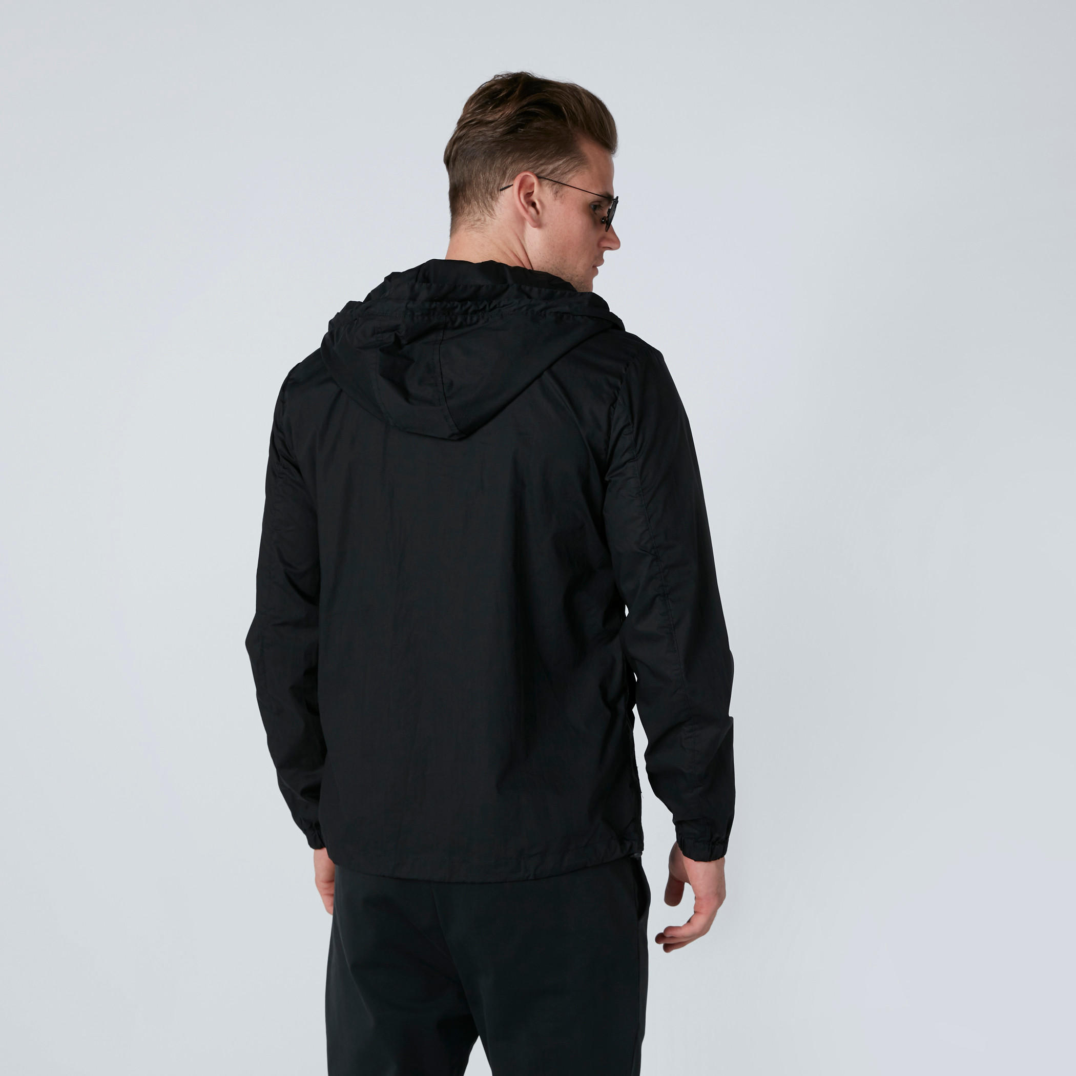 جاكيت بقبعة وسحّاب إغلاق وجيوب-men-winterwear-hoodiesandsweatshirts-image-2