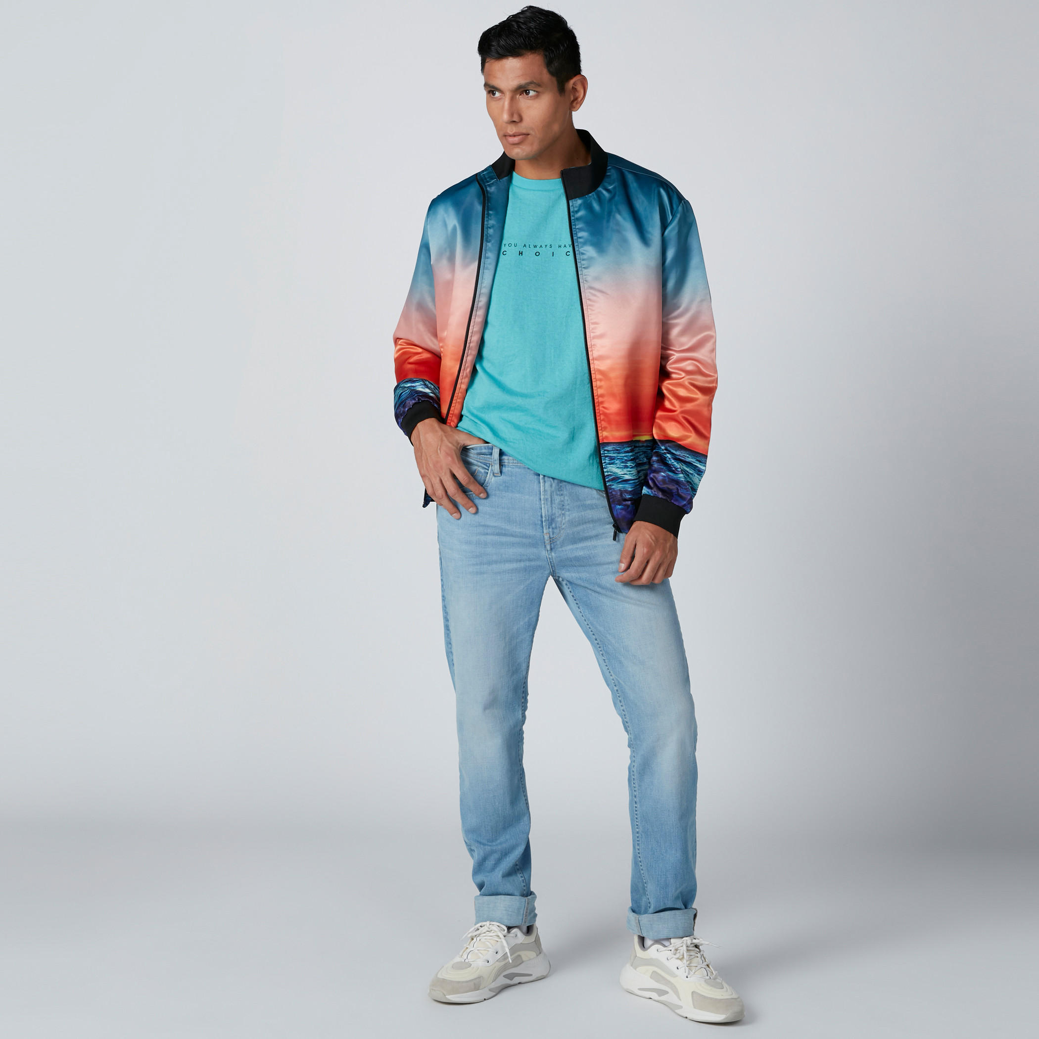 جاكيت بومبر بأكمام طويلة وطبعات وجيوب كانجارو-men-clothing-jacketsandblazers-jackets-image-2