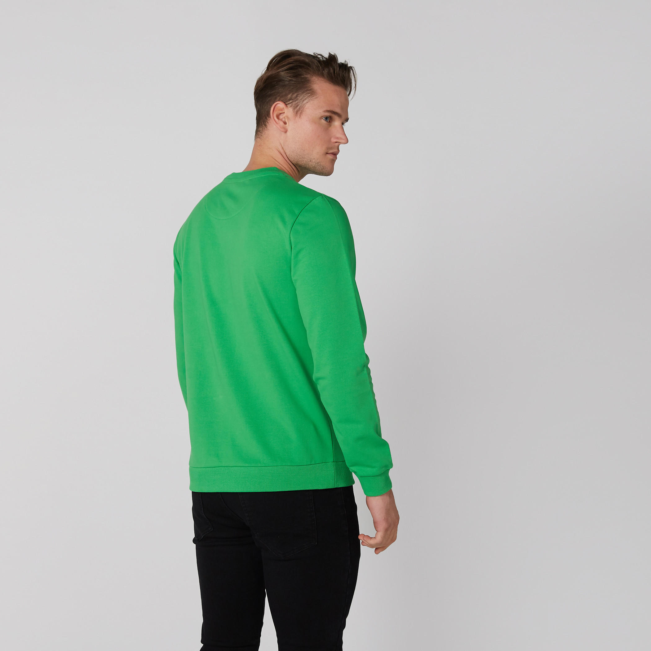 سويت شيرت بياقة مستديرة وأكمام طويلة وطبعات-men-winterwear-hoodiesandsweatshirts-image-1