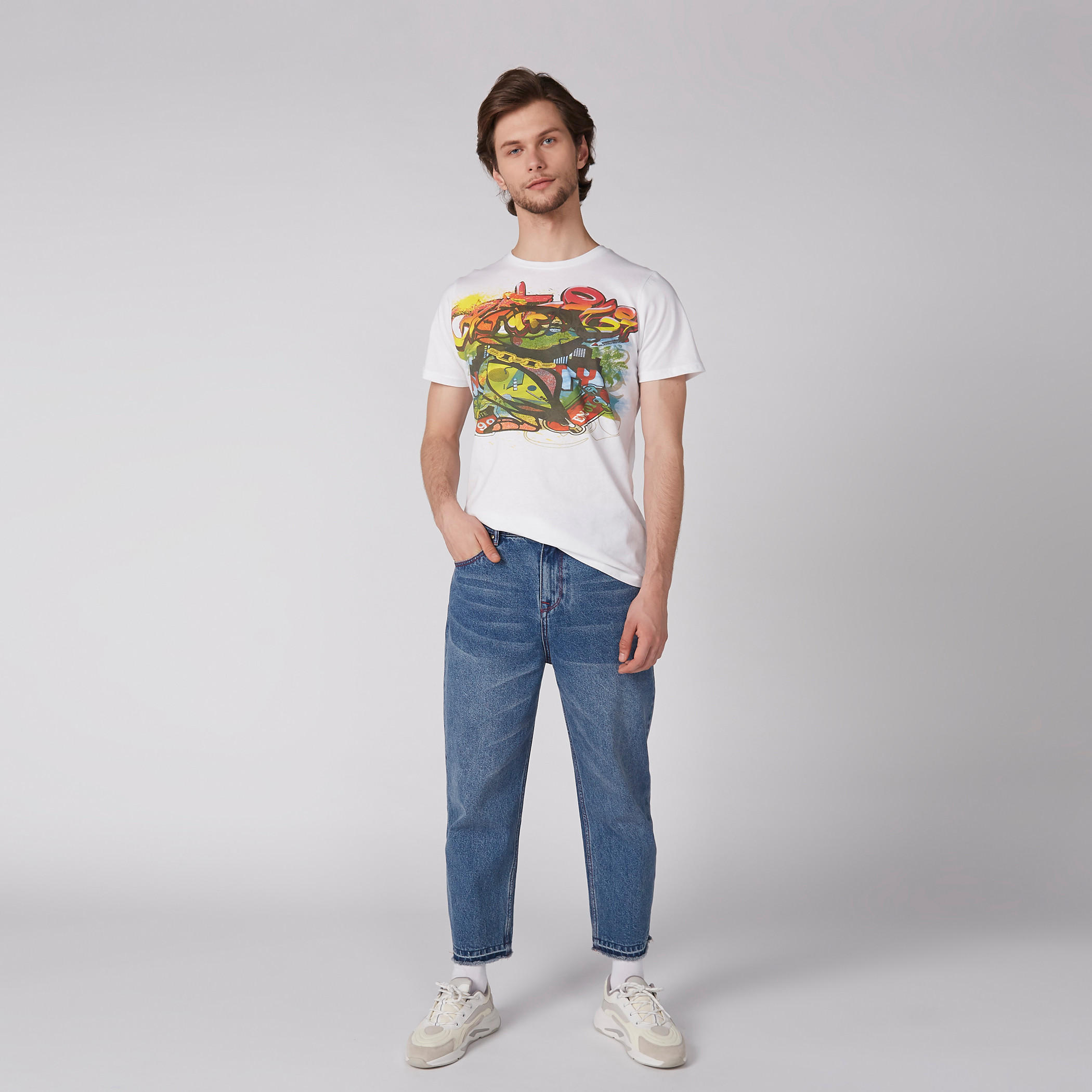 تيشيرت بياقة مستديرة بطبعات وأكمام قصيرة-men-clothing-tshirtsandpolos-tshirts-image-2