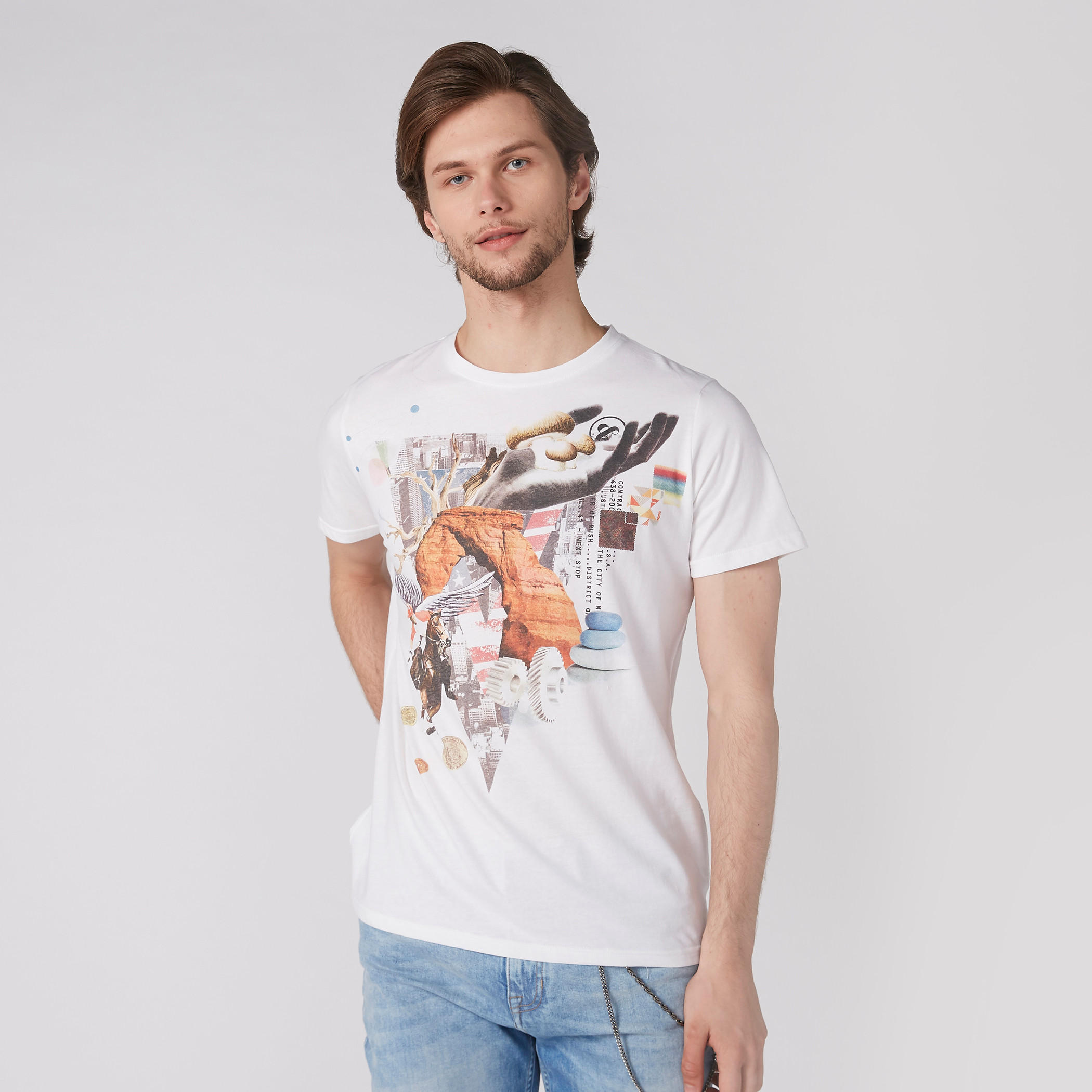 تيشيرت بطبعات بياقة مستديرة وأكمام قصيرة-men-clothing-tshirtsandpolos-tshirts-image-1