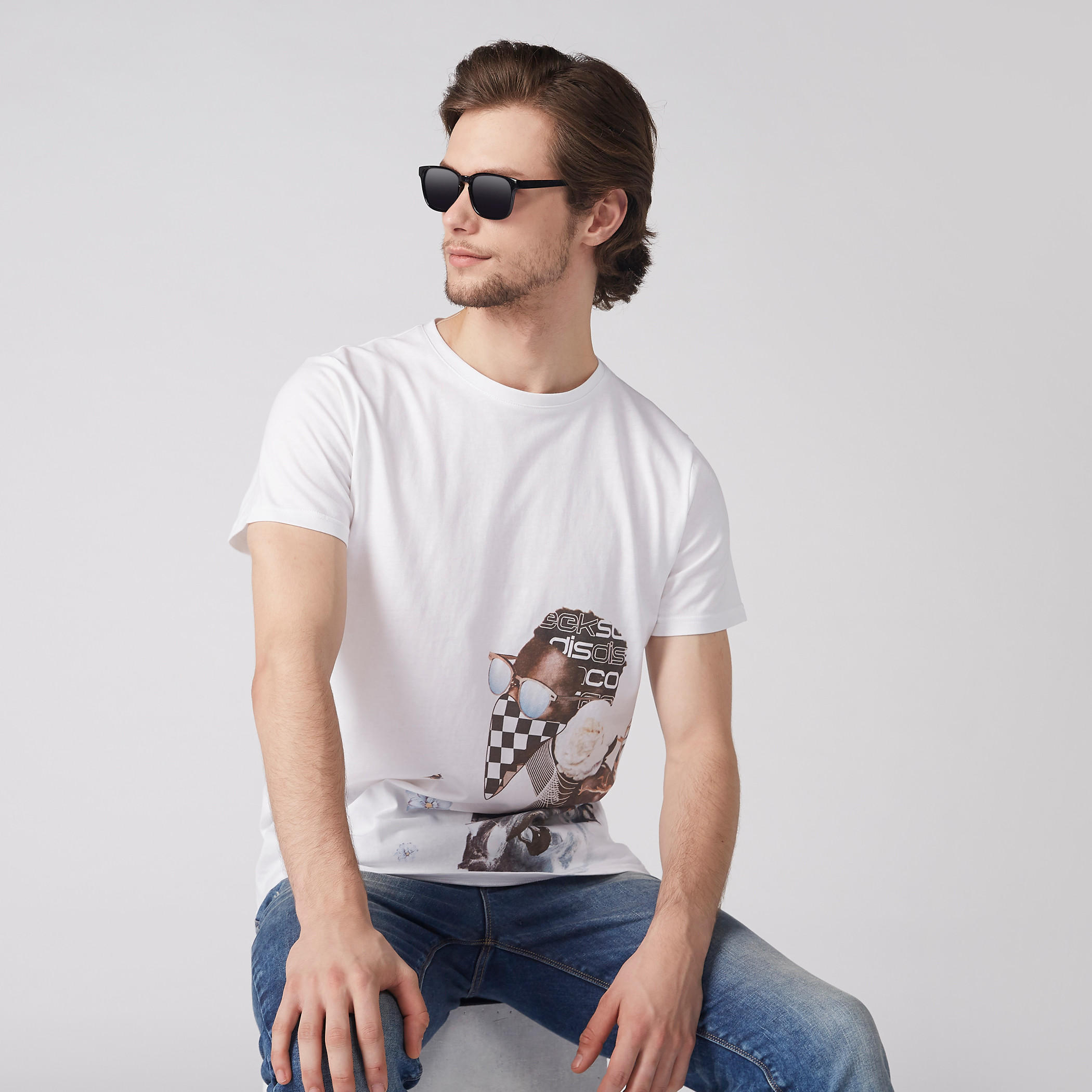 تيشيرت بطبعات بياقة مستديرة وأكمام قصيرة-men-clothing-tshirtsandpolos-tshirts-image-2