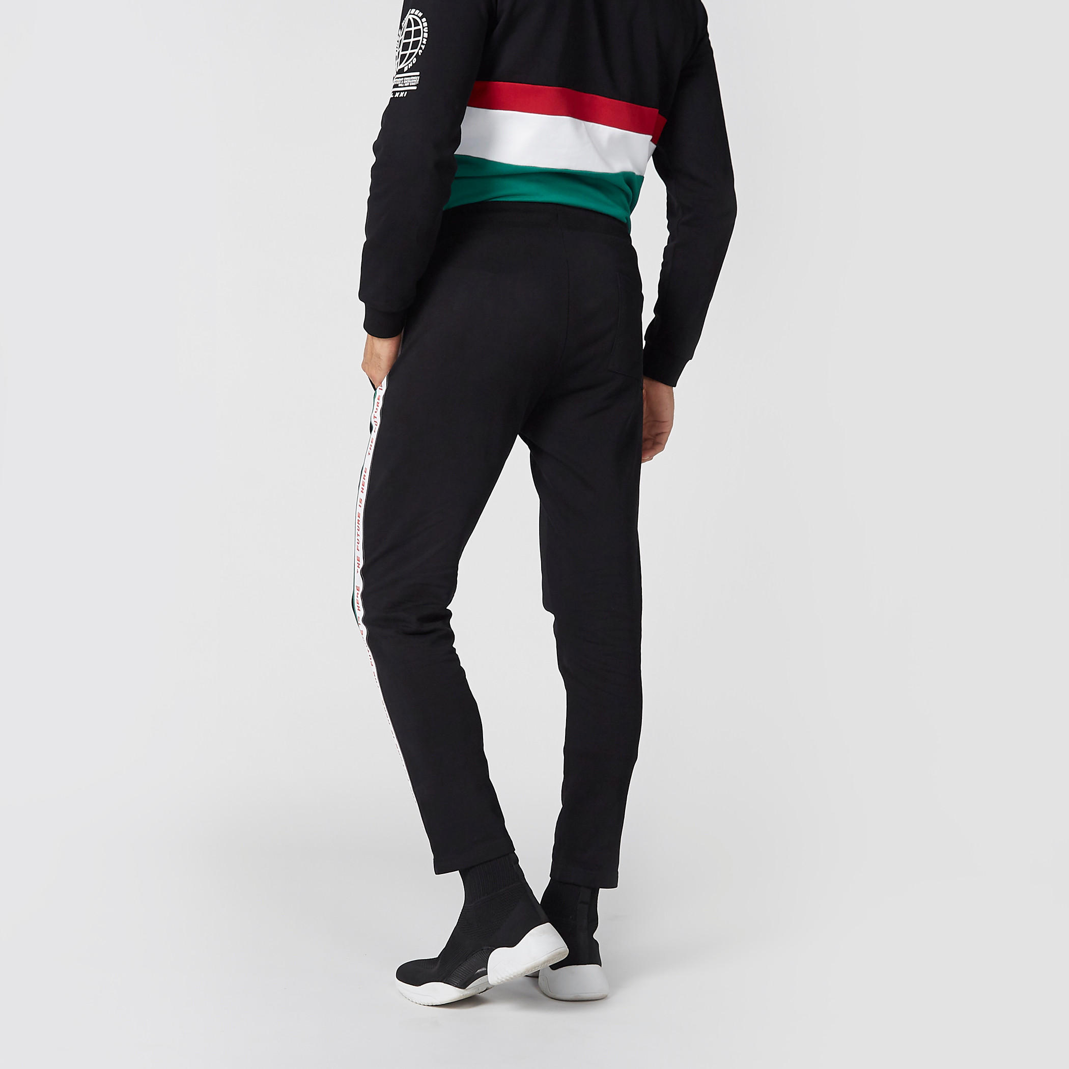 بنطال رياضي بجيوب وشريطة جانبية بطبعات-men-clothing-bottoms-trousersandchinos-trousers-image-3