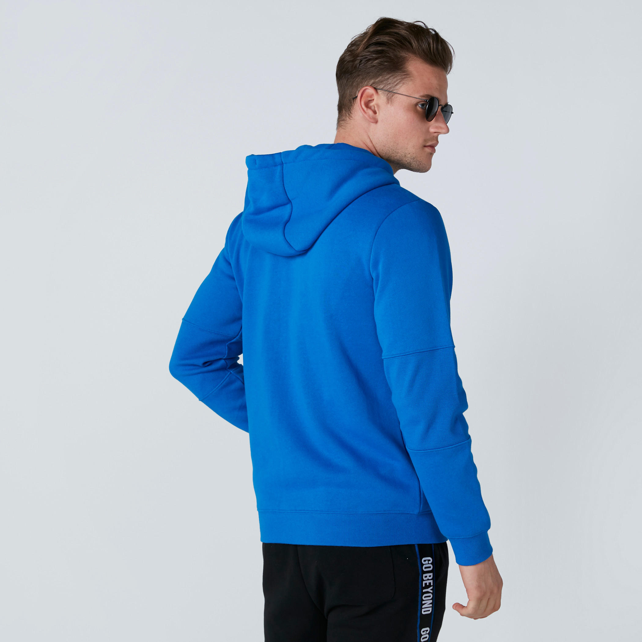 جاكيت بقبعة وجيوب وطبعات-men-clothing-jacketsandblazers-jackets-image-2
