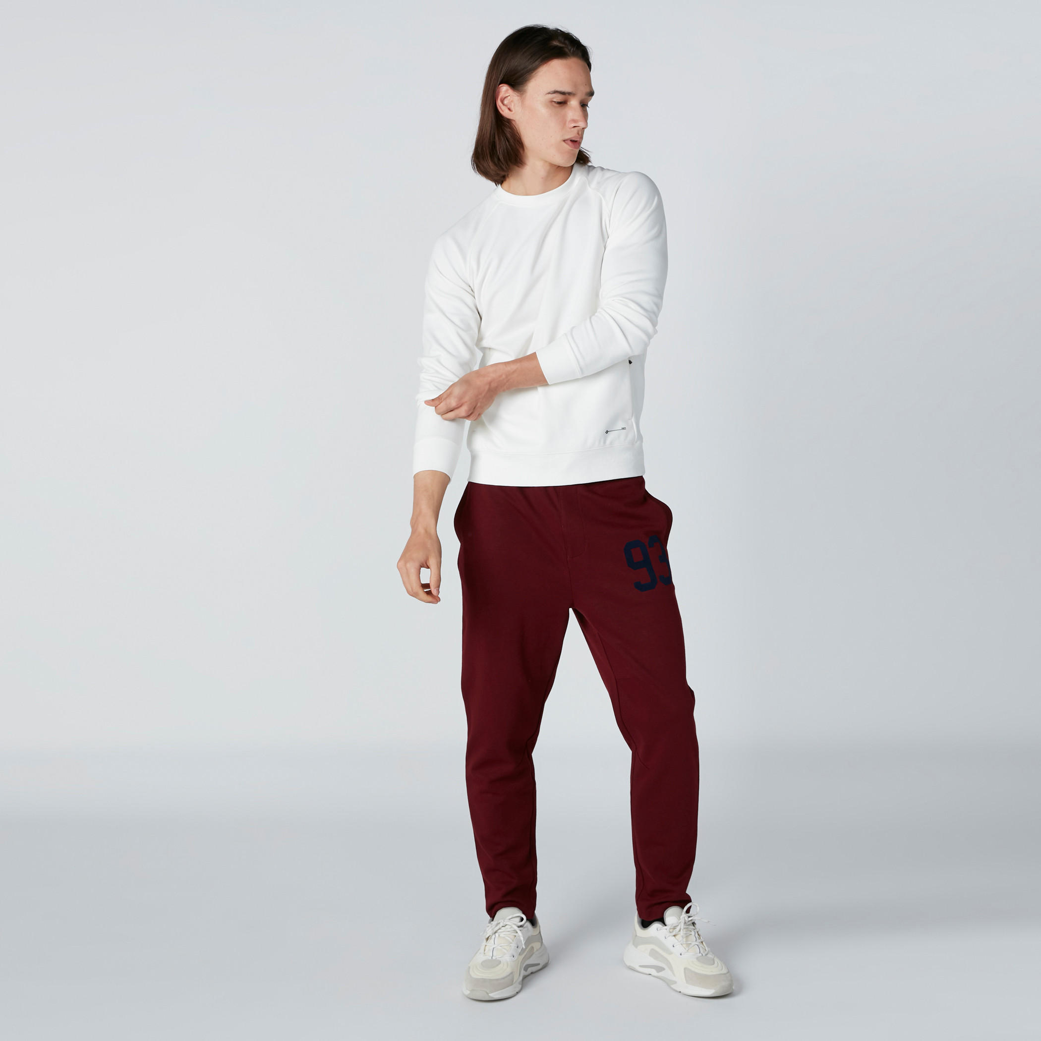 سويت شيرت بأكمام مغايرة وياقة مستديرة وجيوب-men-winterwear-hoodiesandsweatshirts-image-2