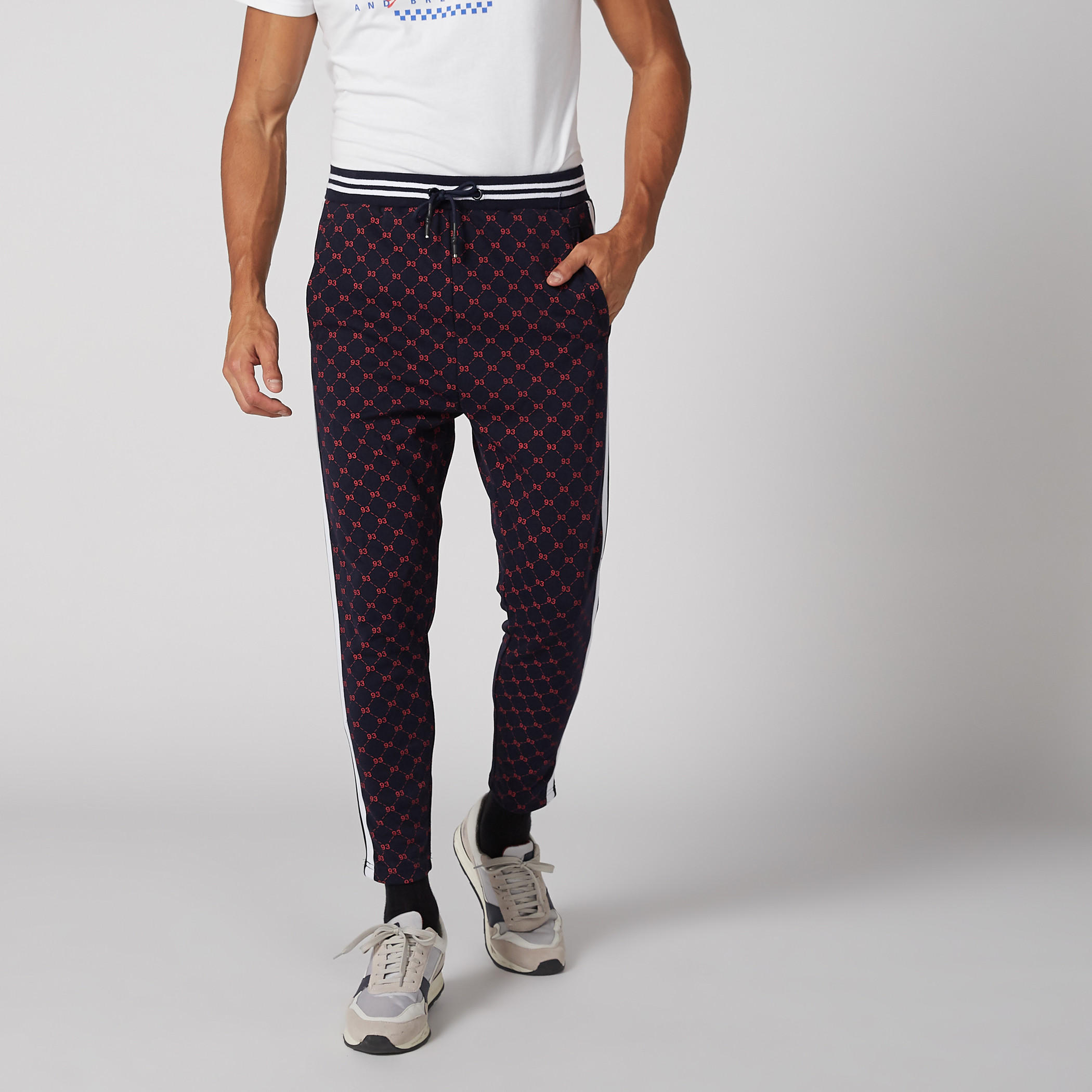 بنطال رياضي مطبوع برباط وجيوب-men-clothing-bottoms-joggers-image-4