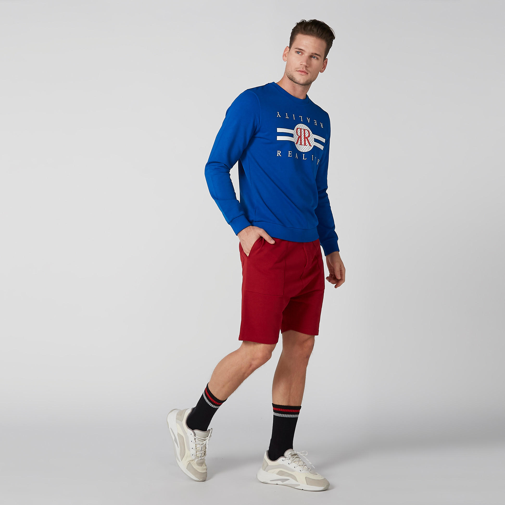 شورت بخصر مطّاطي وجيوب-men-clothing-bottoms-shorts-image-2
