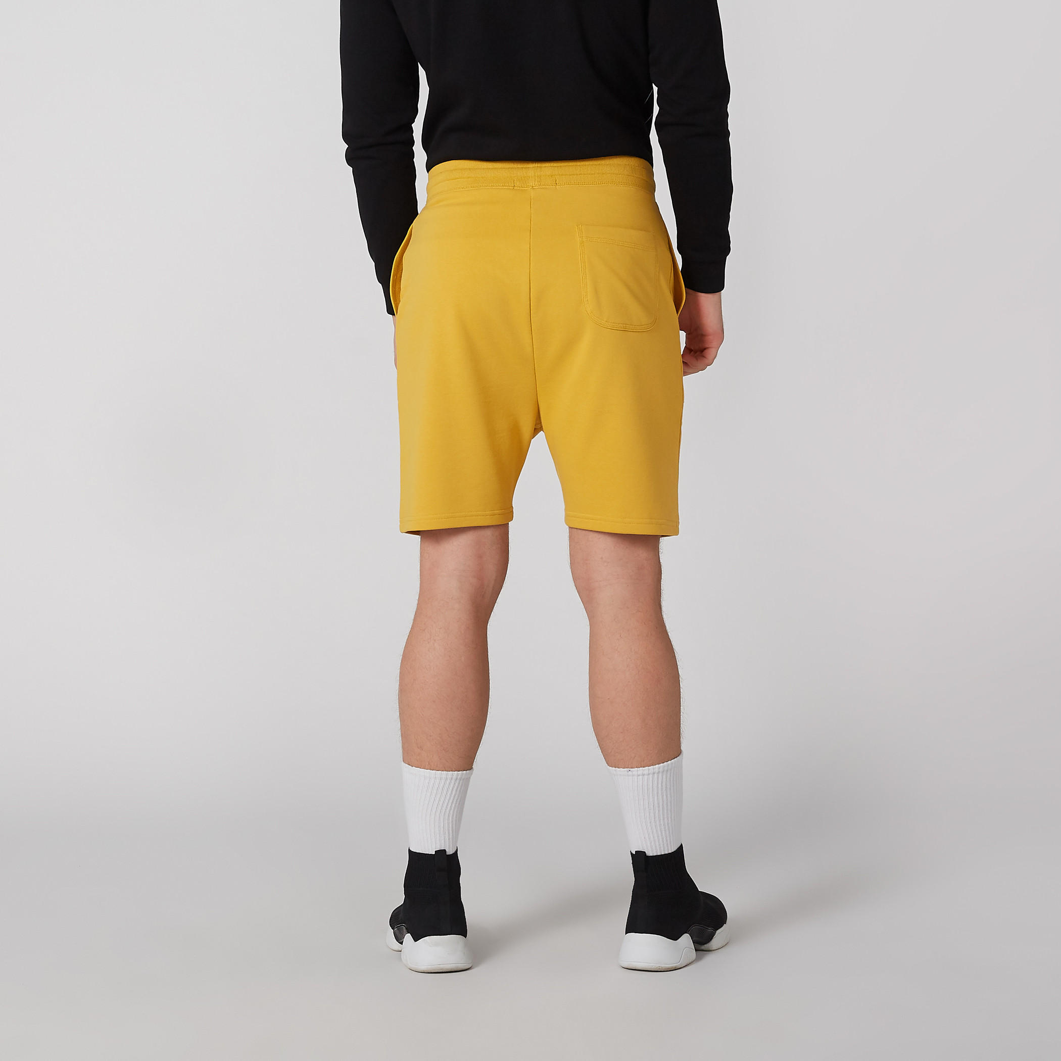 شورت بخصر مطّاطي وجيوب-men-clothing-bottoms-shorts-image-4