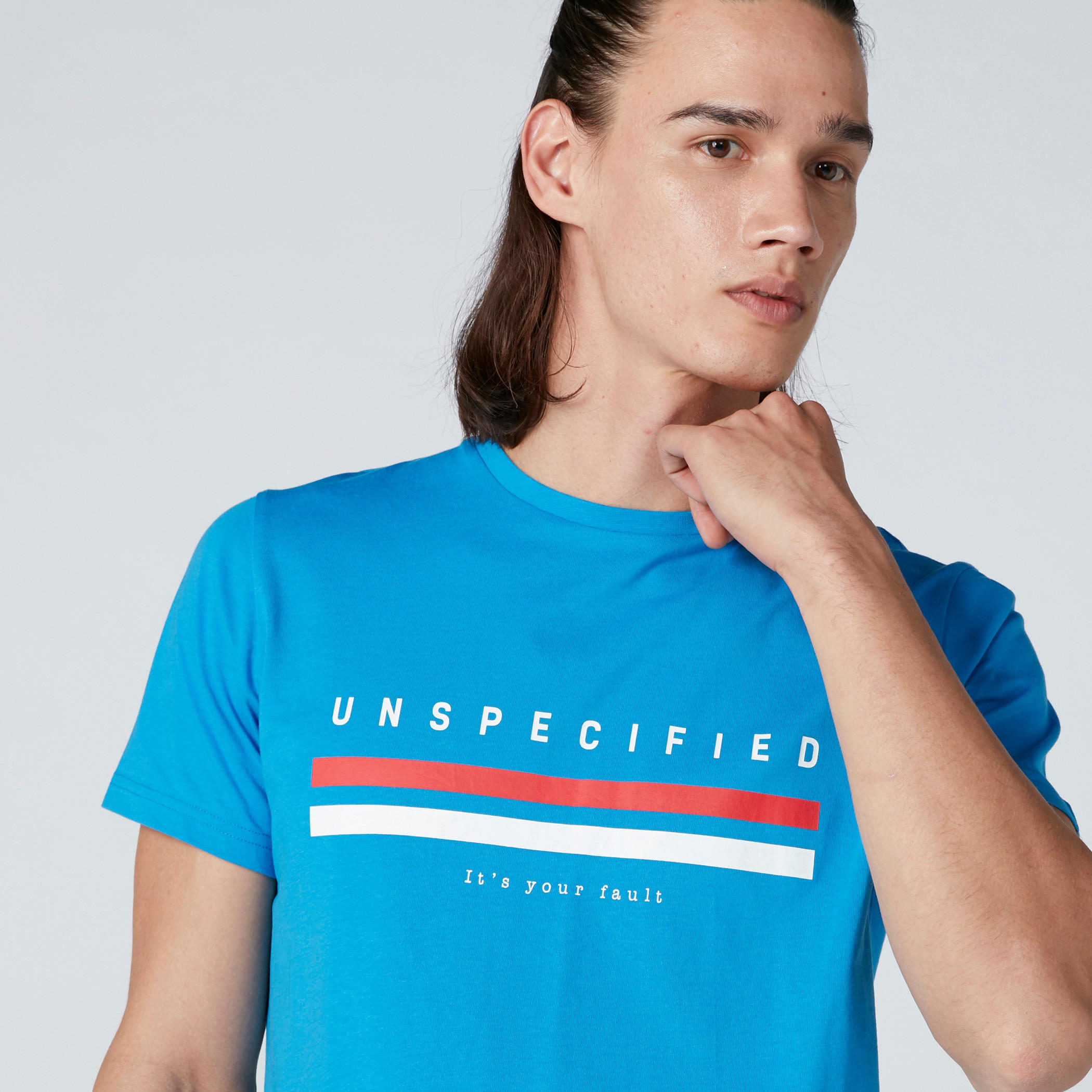 تيشيرت بياقة ضيقة وطبعات-men-clothing-tshirtsandpolos-tshirts-image-2