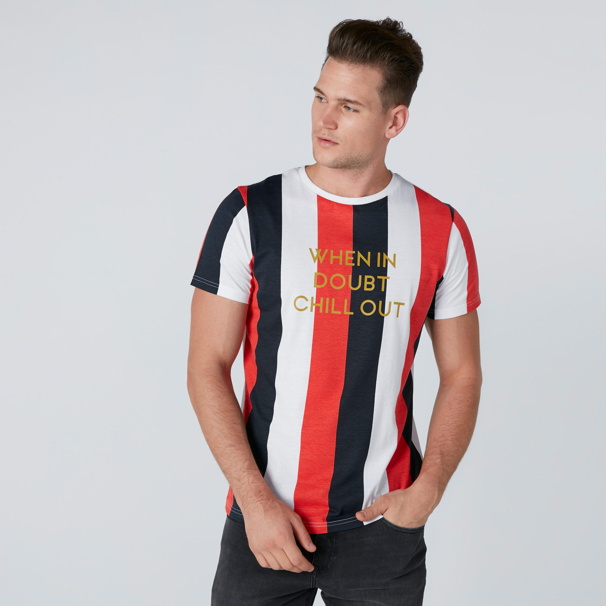تيشيرت بطبعات وياقة مستديرة وأكمام قصيرة-men-clothing-tshirtsandpolos-tshirts-image-1