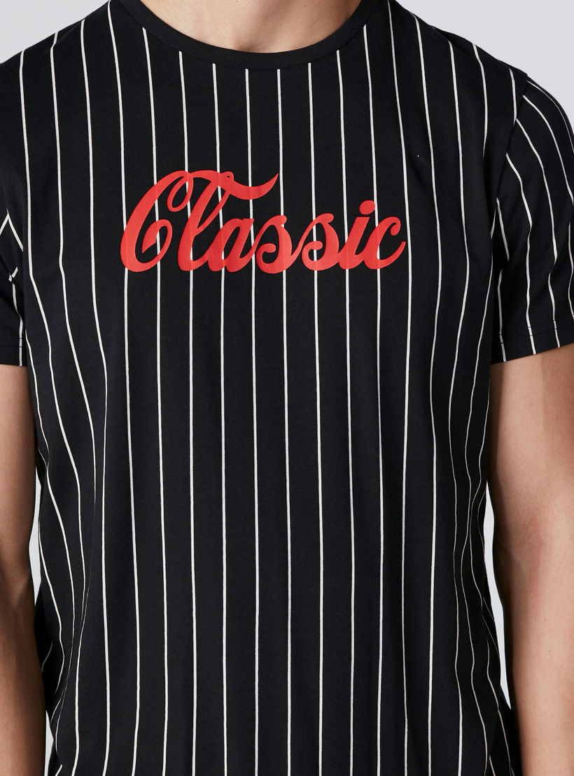 تيشيرت مقلّم بياقة ضيقة وأكمام قصيرة-men-clothing-tshirtsandpolos-tshirts-image-4
