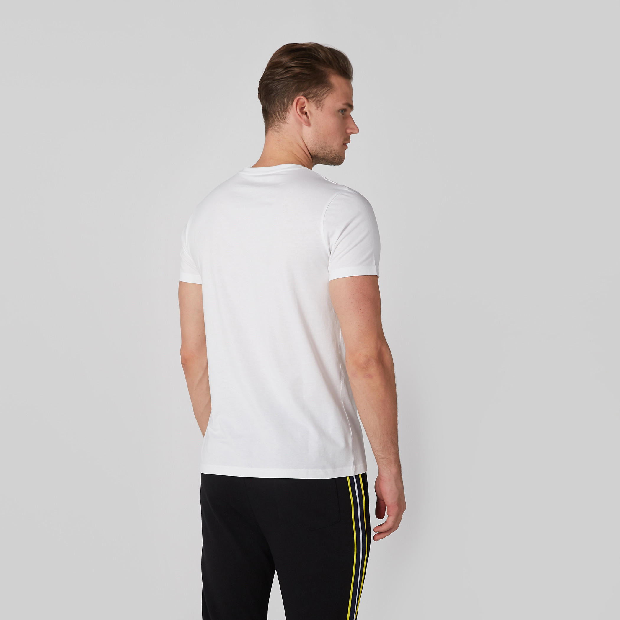 تيشيرت بياقة مستديرة وأكمام قصيرة وطبعات-men-clothing-tshirtsandpolos-tshirts-image-3