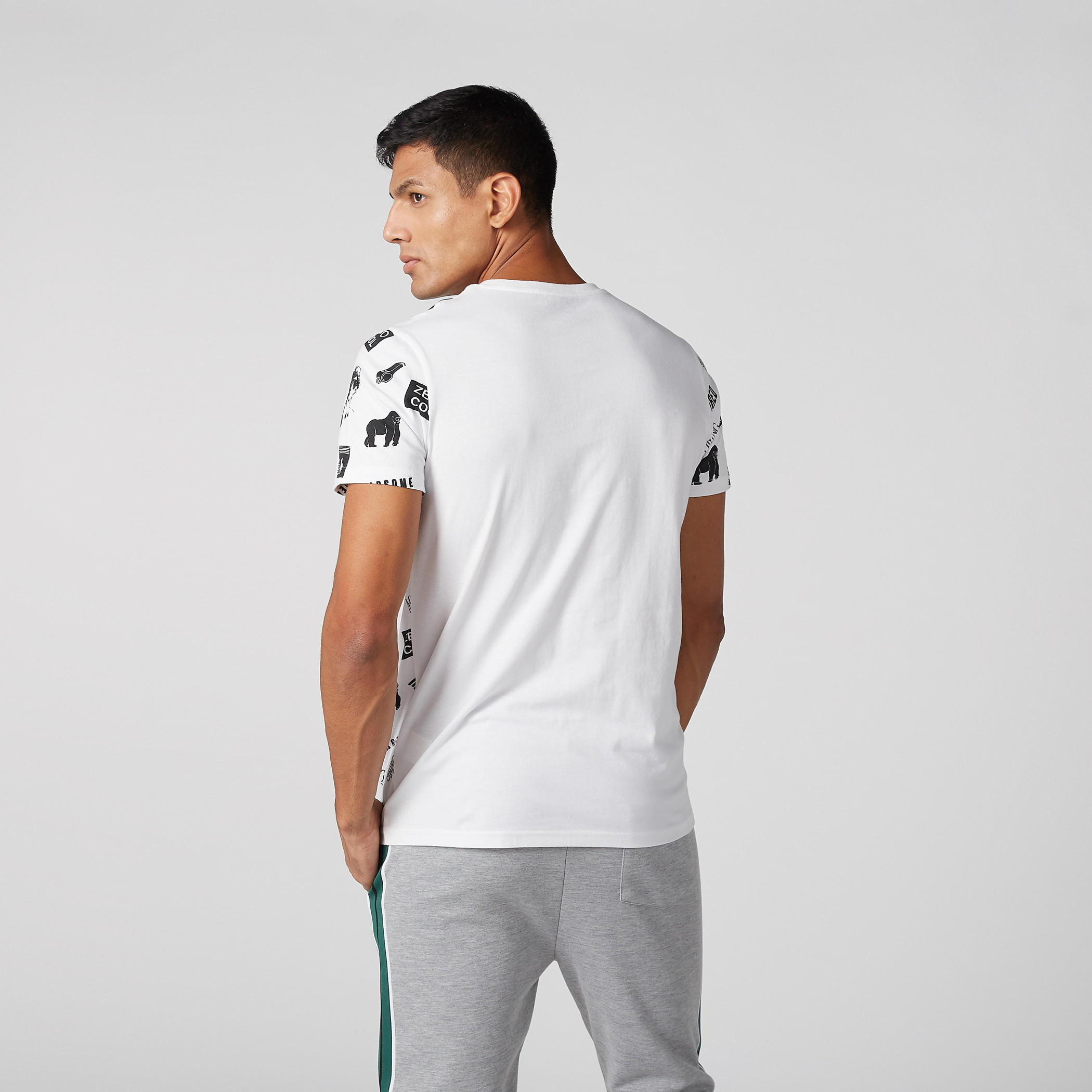 تيشيرت بياقة ضيّقة وأكمام قصيرة وطبعات-men-clothing-tshirtsandpolos-tshirts-image-4