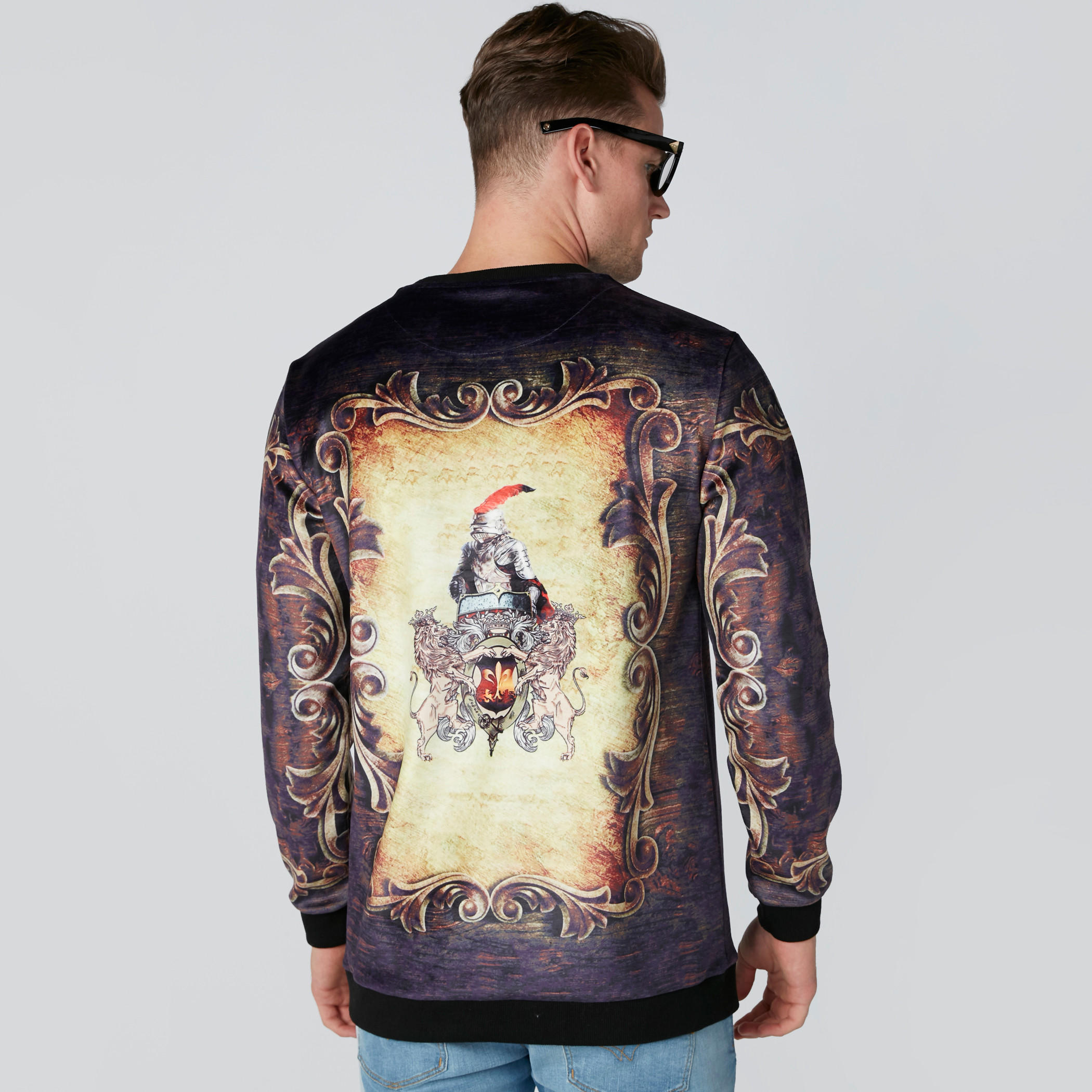 سويت شيرت بطبعات بياقة مستديرة وأكمام طويلة-men-winterwear-hoodiesandsweatshirts-image-2