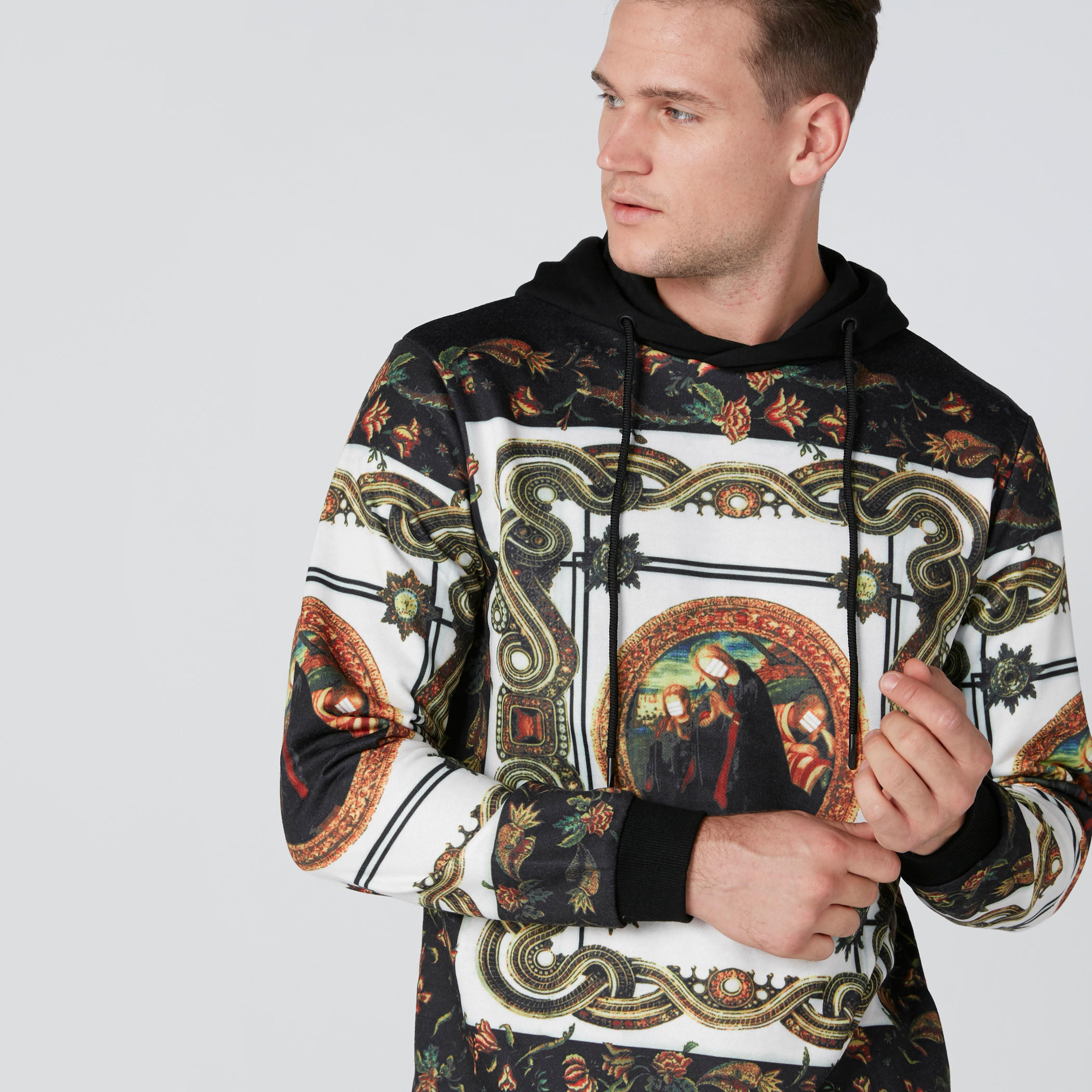 سويت شيرت بقبعة وأكمام طويلة وطبعات-men-winterwear-hoodiesandsweatshirts-image-3