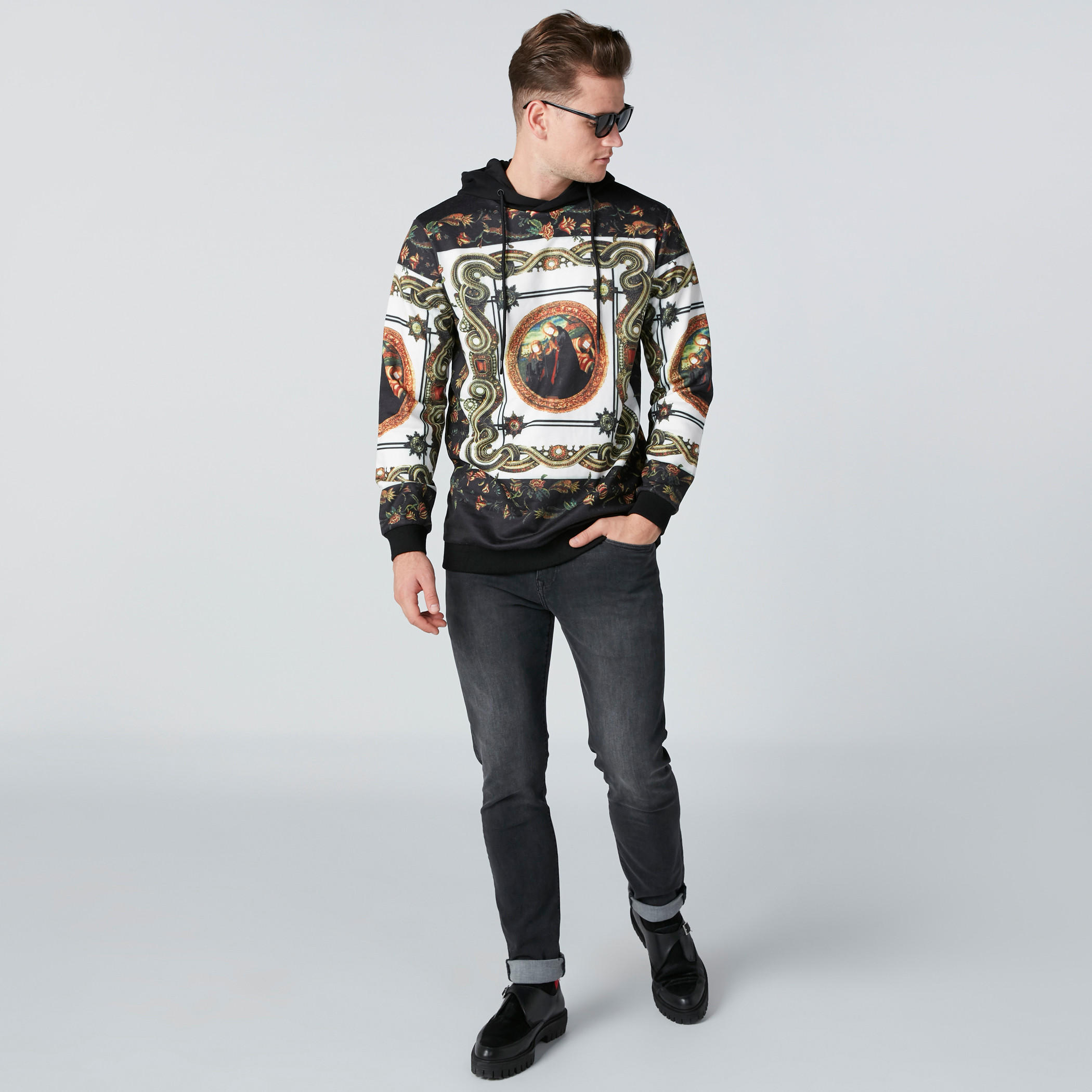 سويت شيرت بقبعة وأكمام طويلة وطبعات-men-winterwear-hoodiesandsweatshirts-image-4
