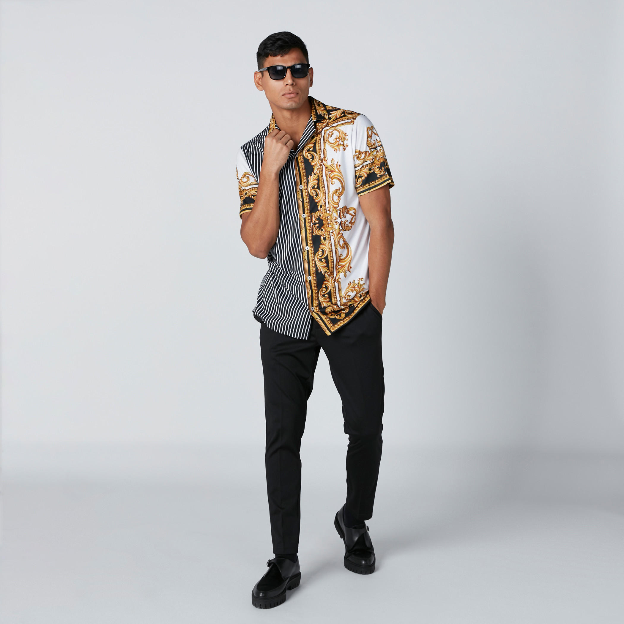 قميص بطبعات وأزرار وأكمام قصيرة-men-clothing-shirts-image-3