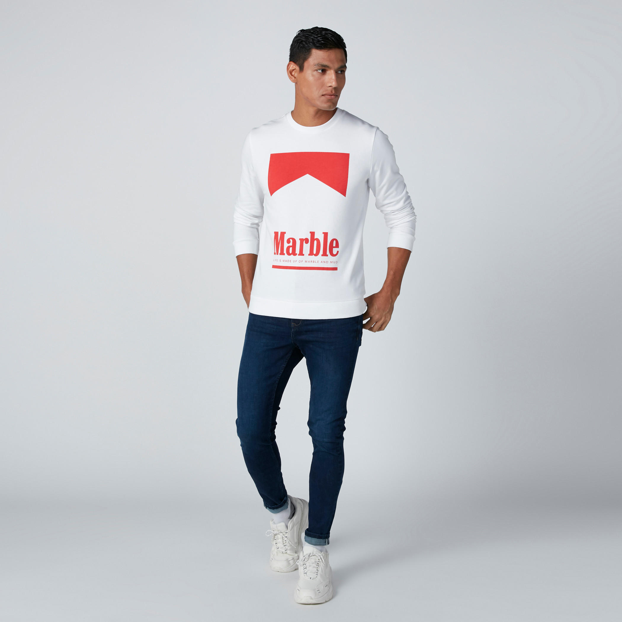 سويت شيرت بياقة مستديرة وأكمام طويلة وطبعات-men-winterwear-hoodiesandsweatshirts-image-3