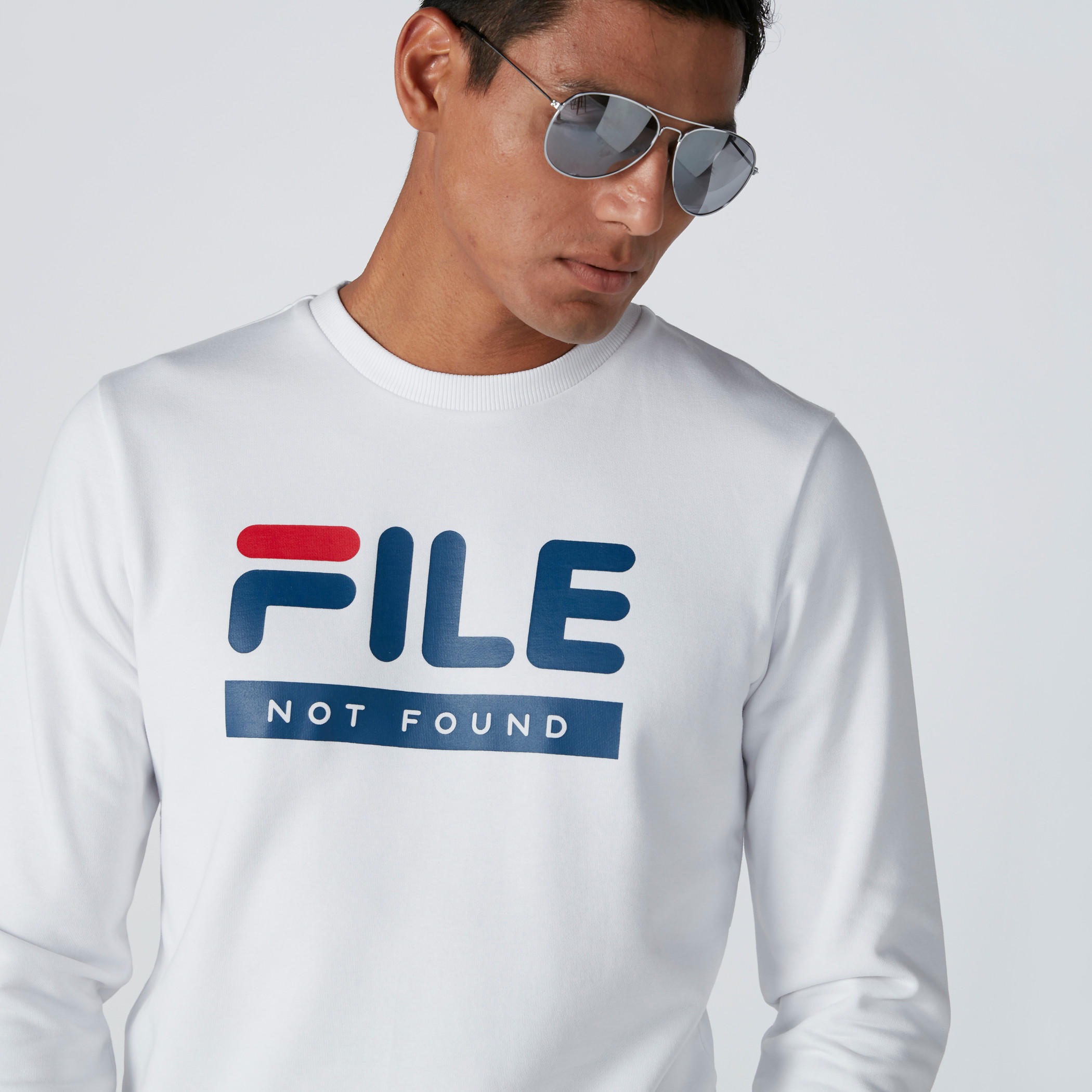 سويت شيرت بياقة مستديرة وأكمام طويلة وطبعات-men-winterwear-hoodiesandsweatshirts-image-4