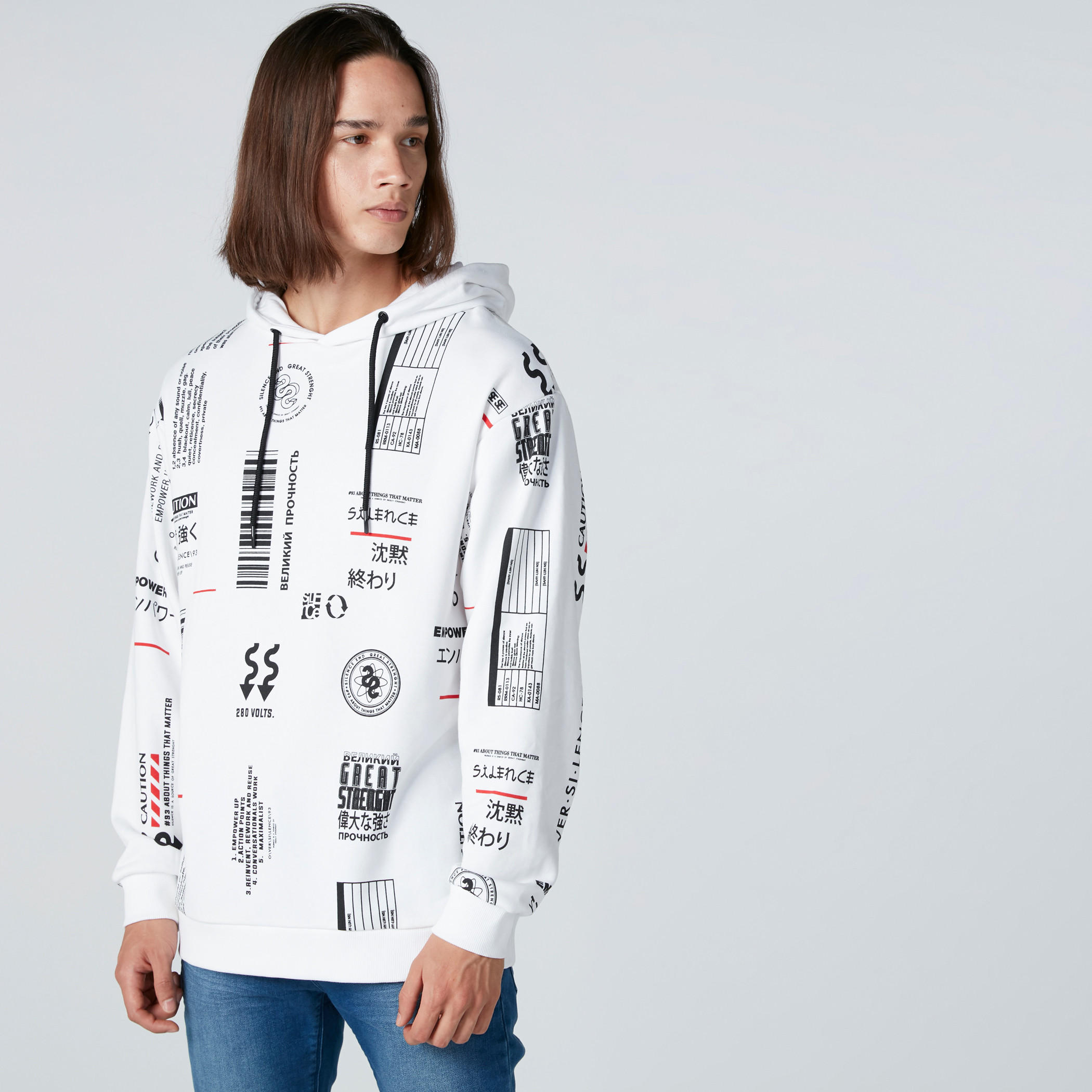 سويت شيرت بنقش مطبوع مع قبعة متصلة-men-winterwear-hoodiesandsweatshirts-image-4